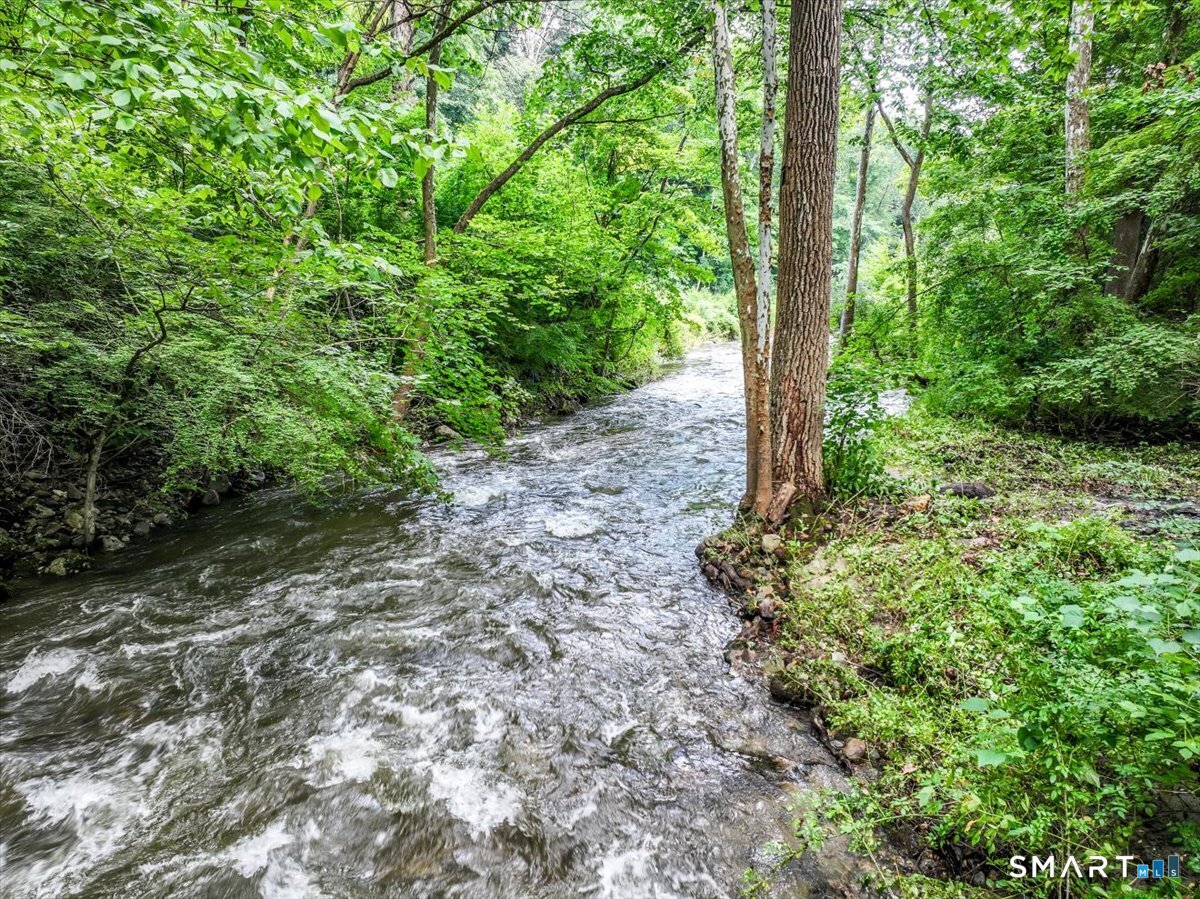 36 Paper Mill Road photo 3
