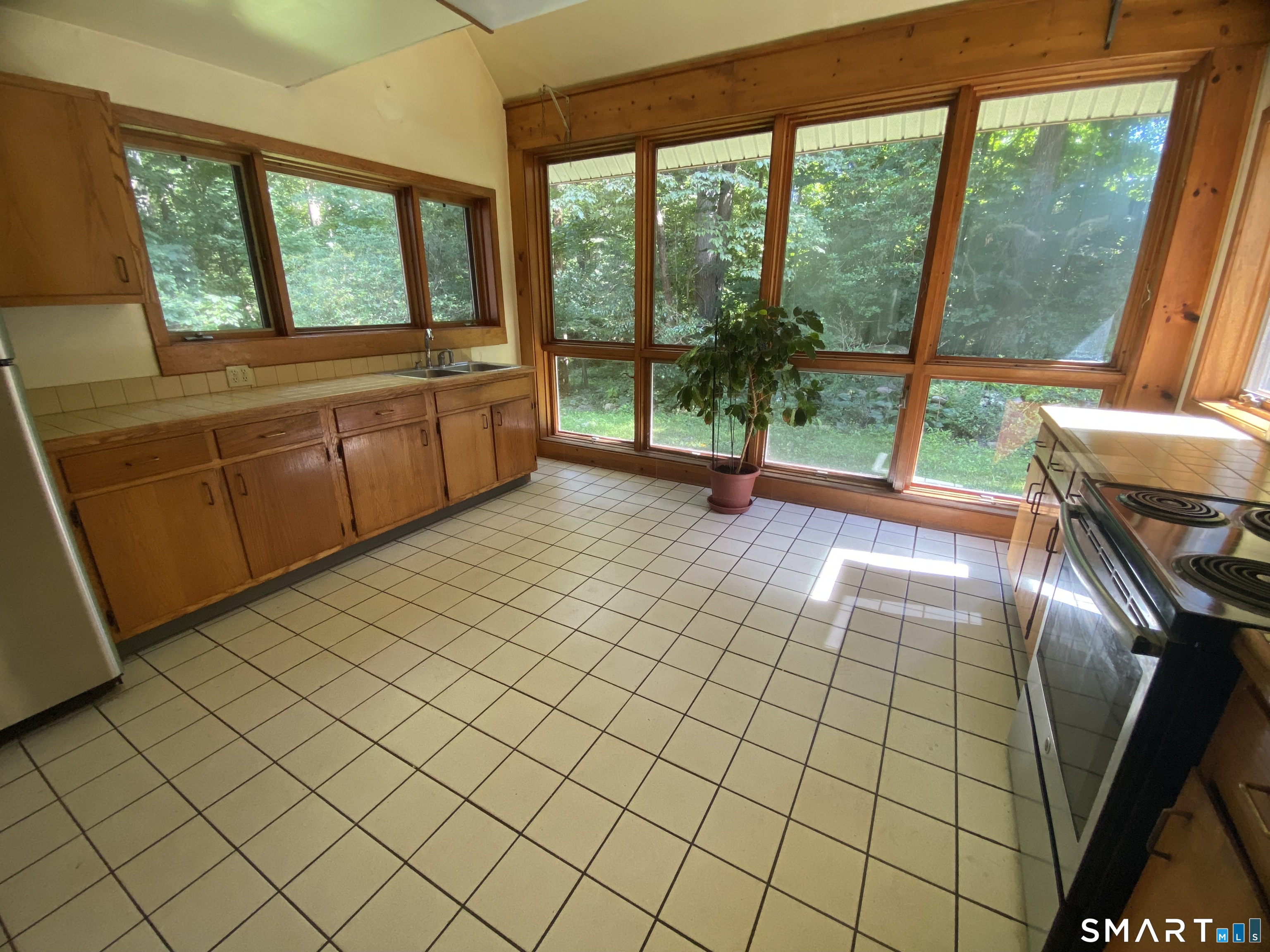26 Eastwood Drive photo 6
