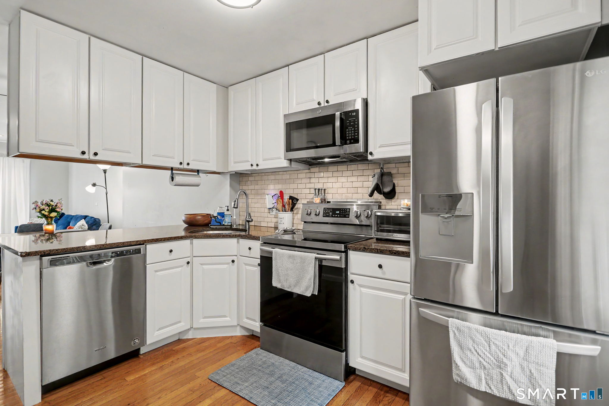 186 Stillwater Avenue, Stamford, Connecticut photo 2