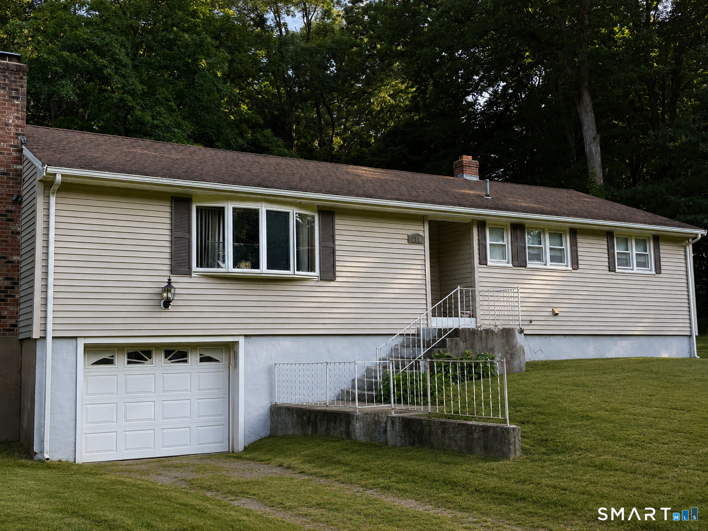 210 Griswoldville Avenue photo 3