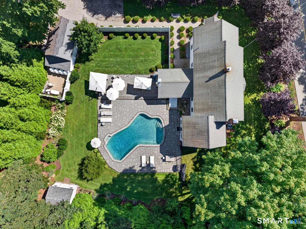 28 River Road, Essex, Connecticut 06426