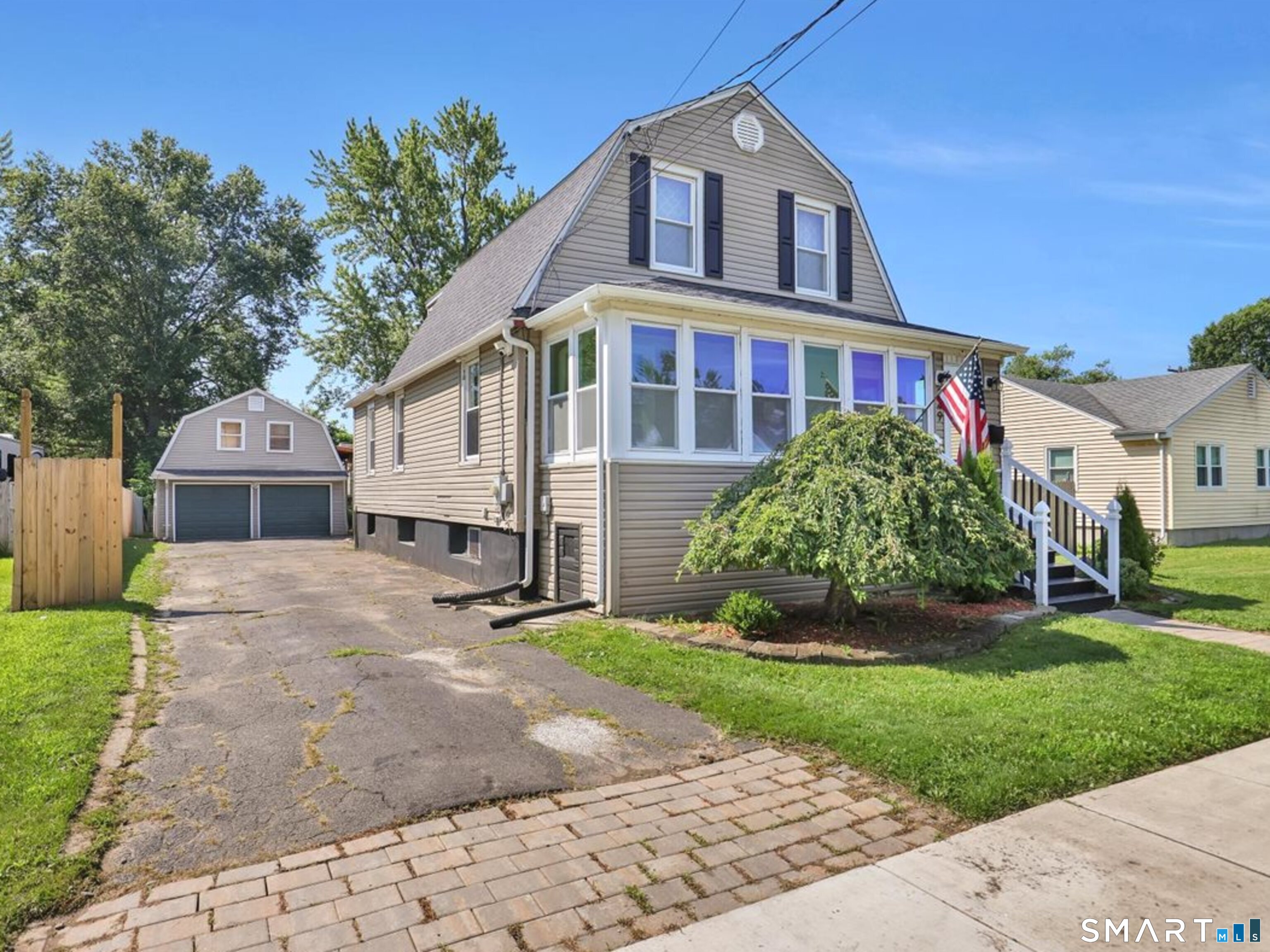 349 Nott Street photo 2