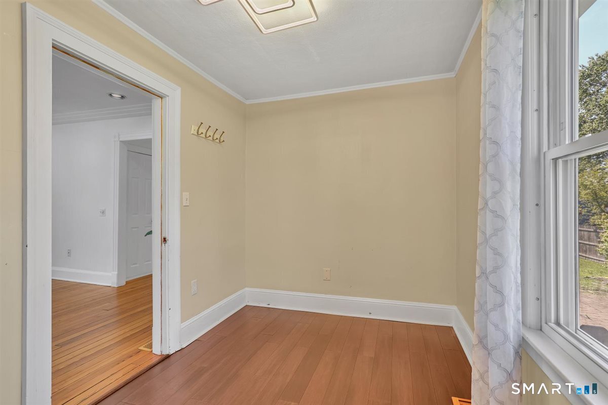 349 Nott Street photo 11