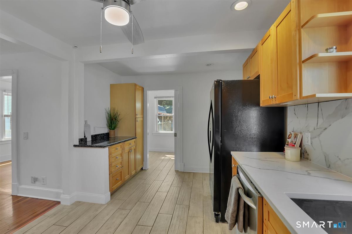 349 Nott Street photo 14