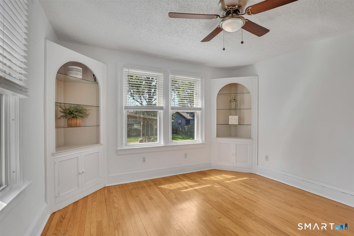 349 Nott Street photo 15