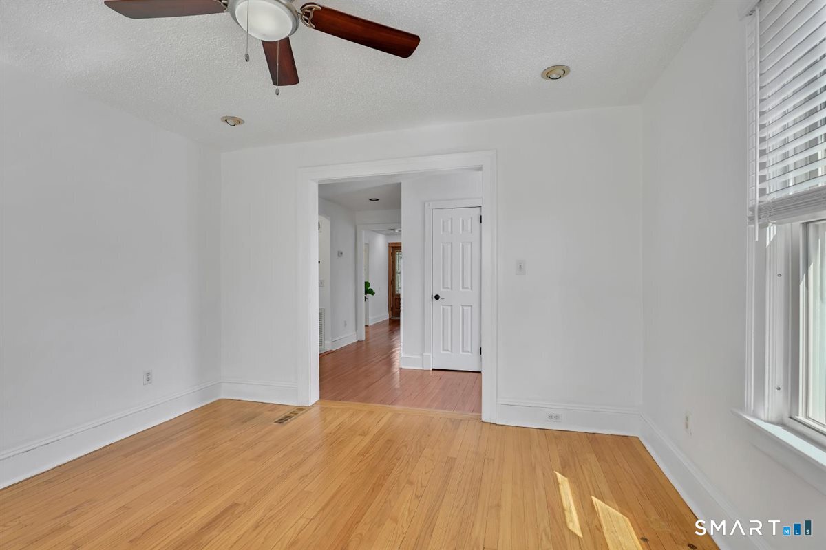 349 Nott Street photo 16
