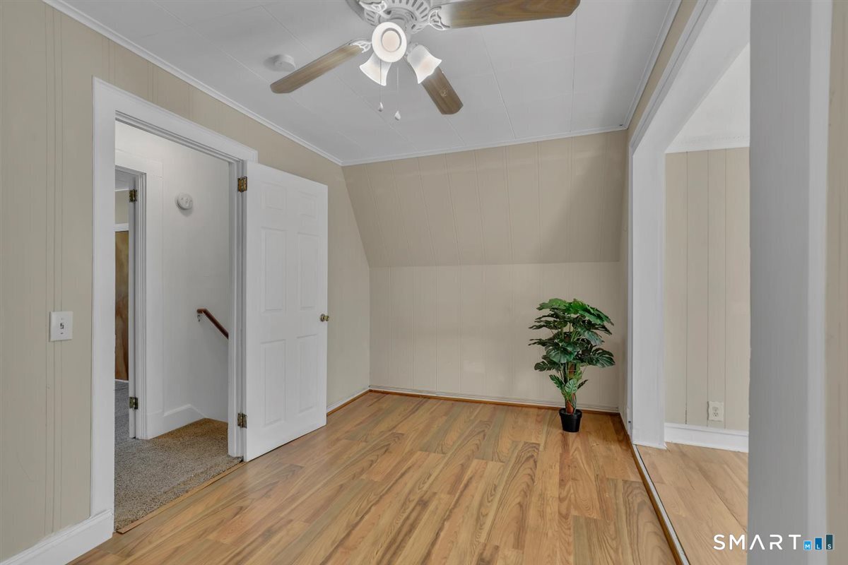 349 Nott Street photo 21