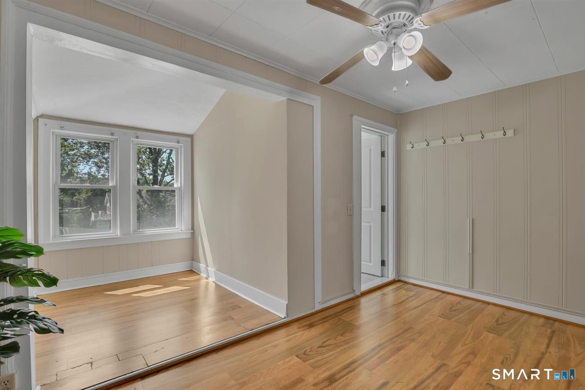349 Nott Street photo 22