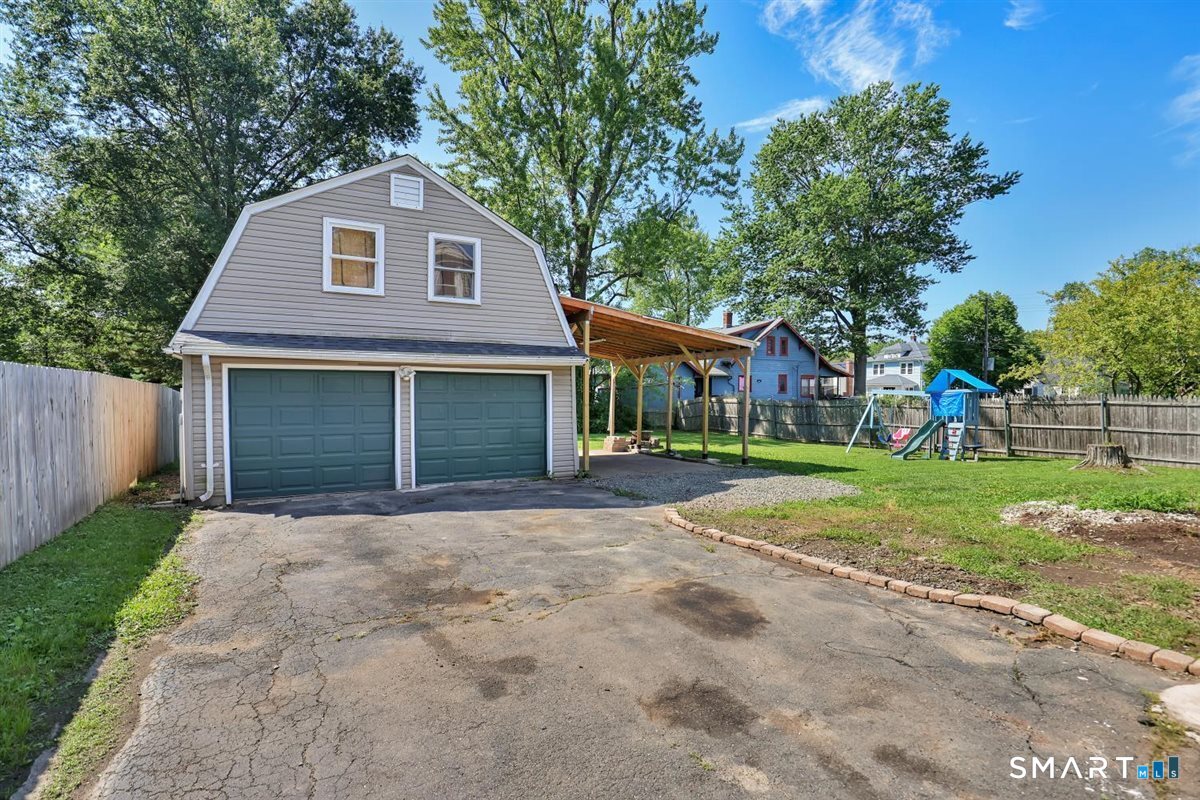 349 Nott Street photo 23