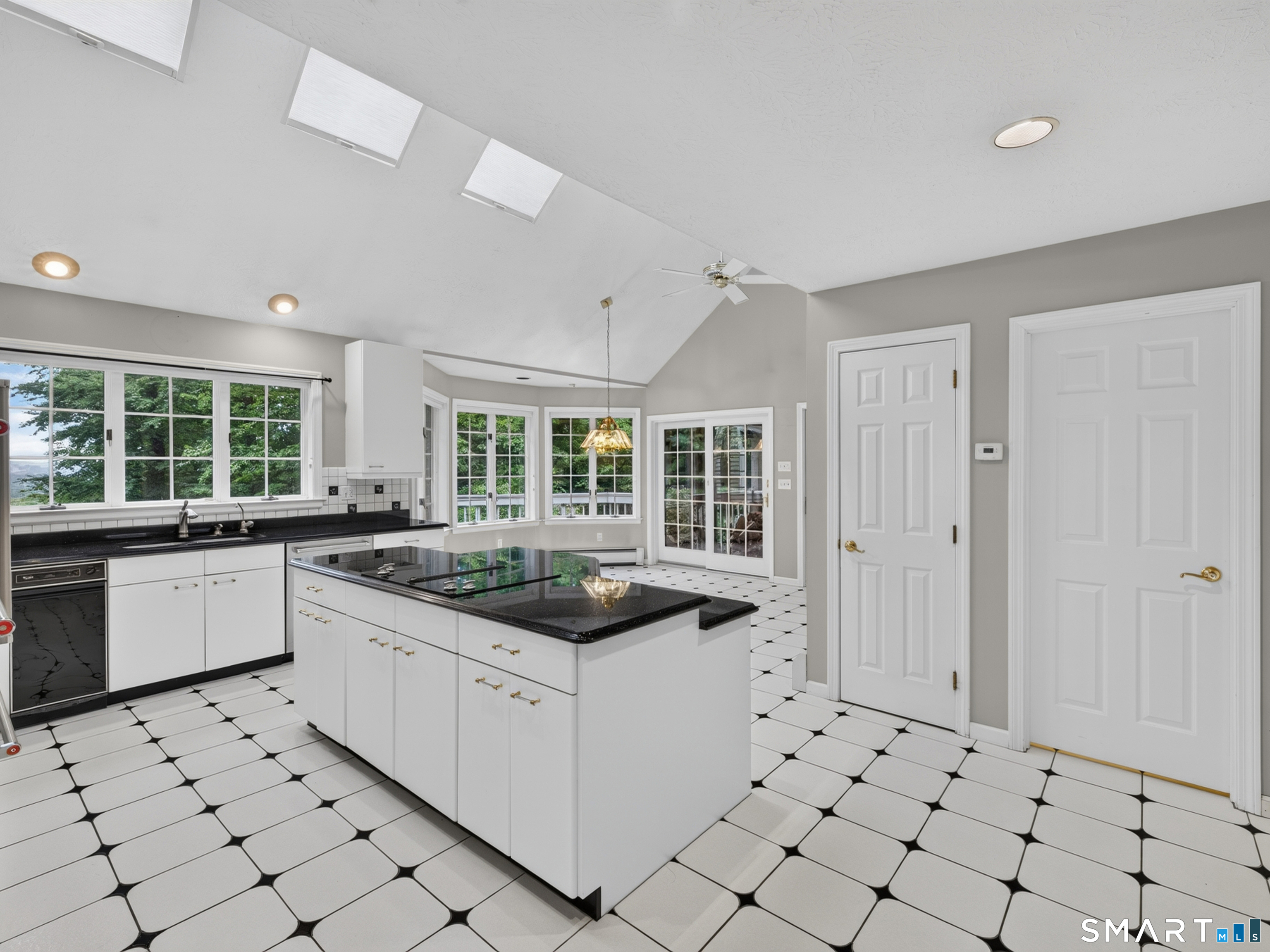 179 Sherwood Drive photo 10
