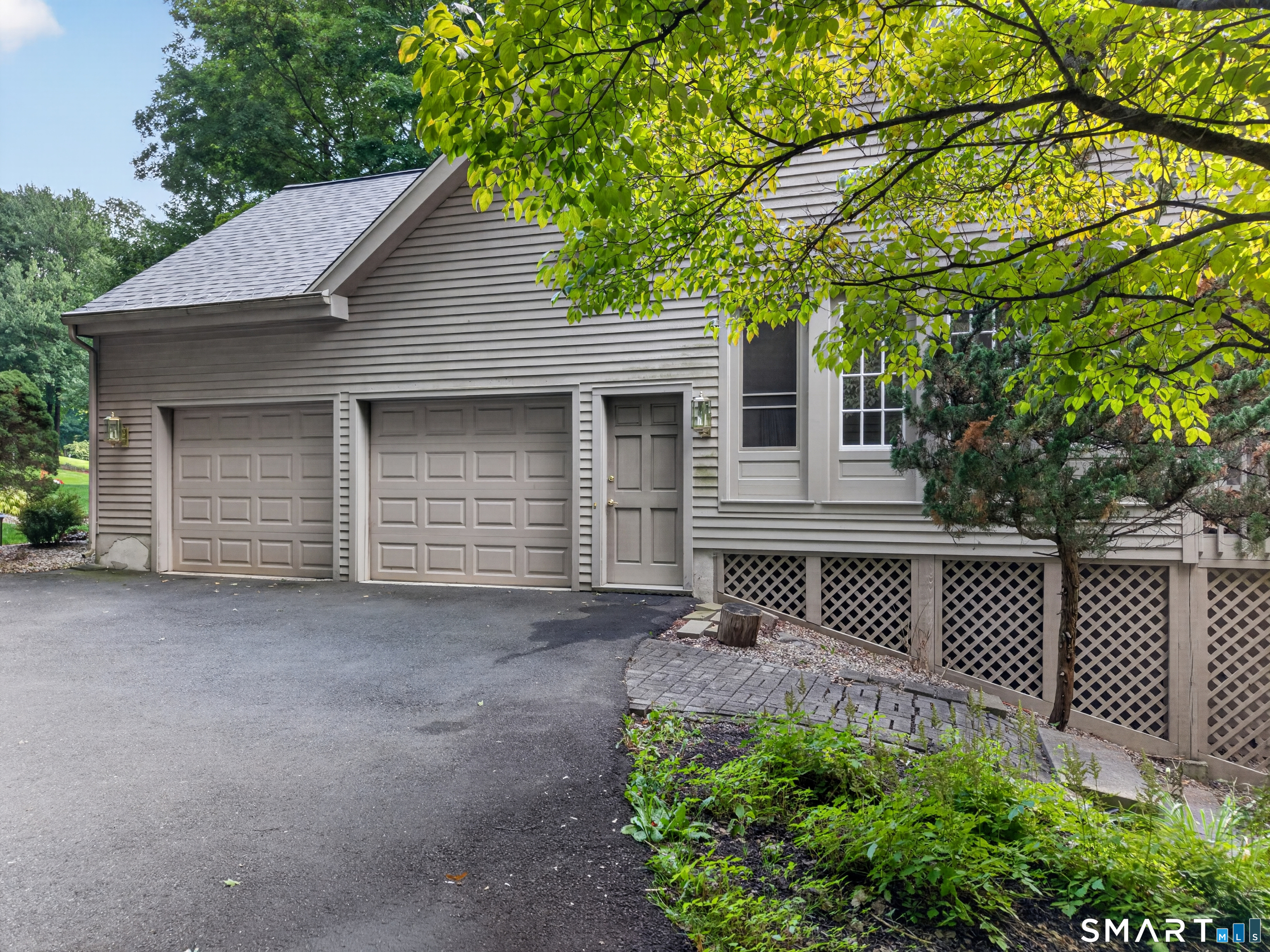 179 Sherwood Drive photo 32