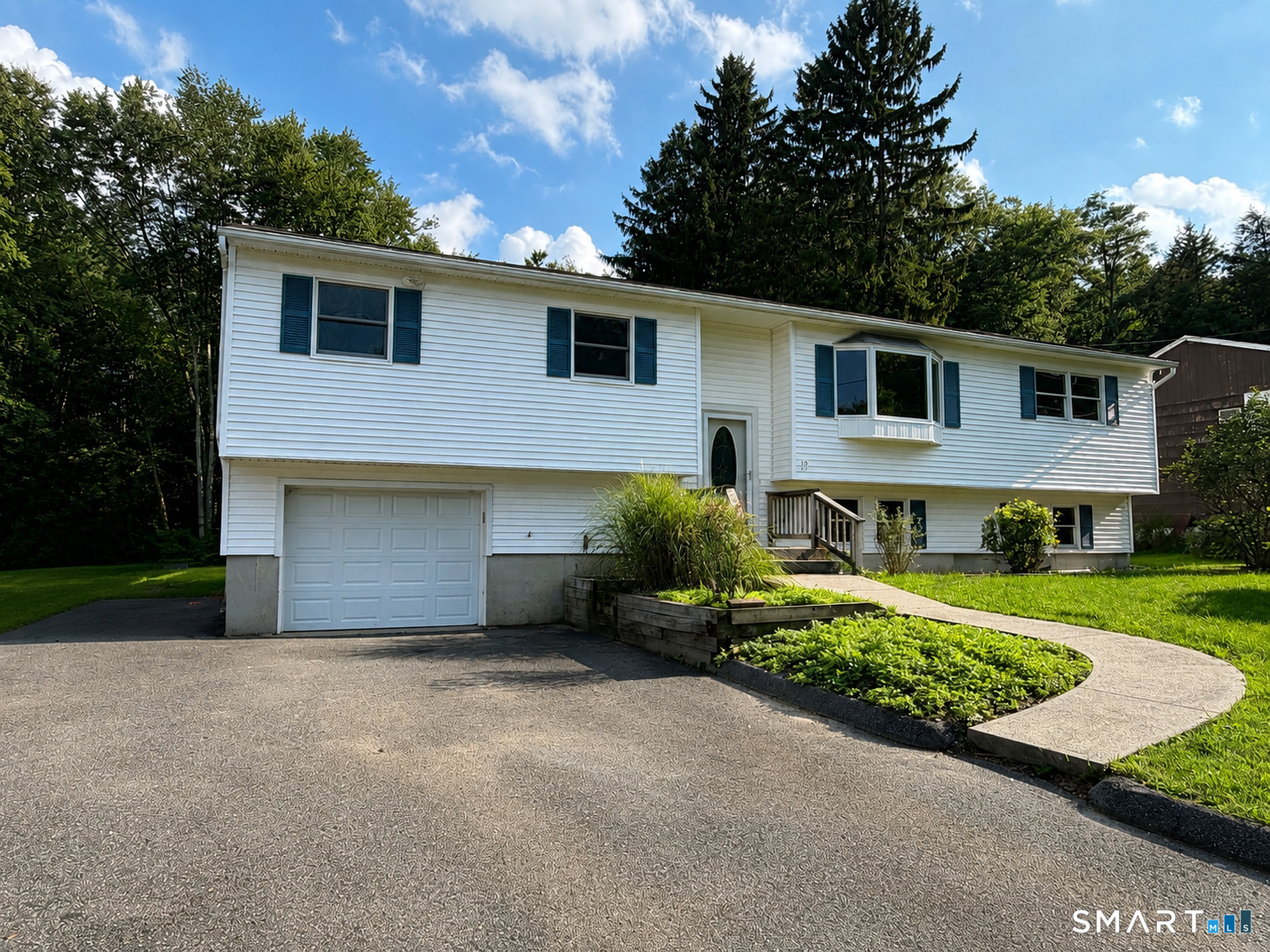 19 Hillside Circle photo 2