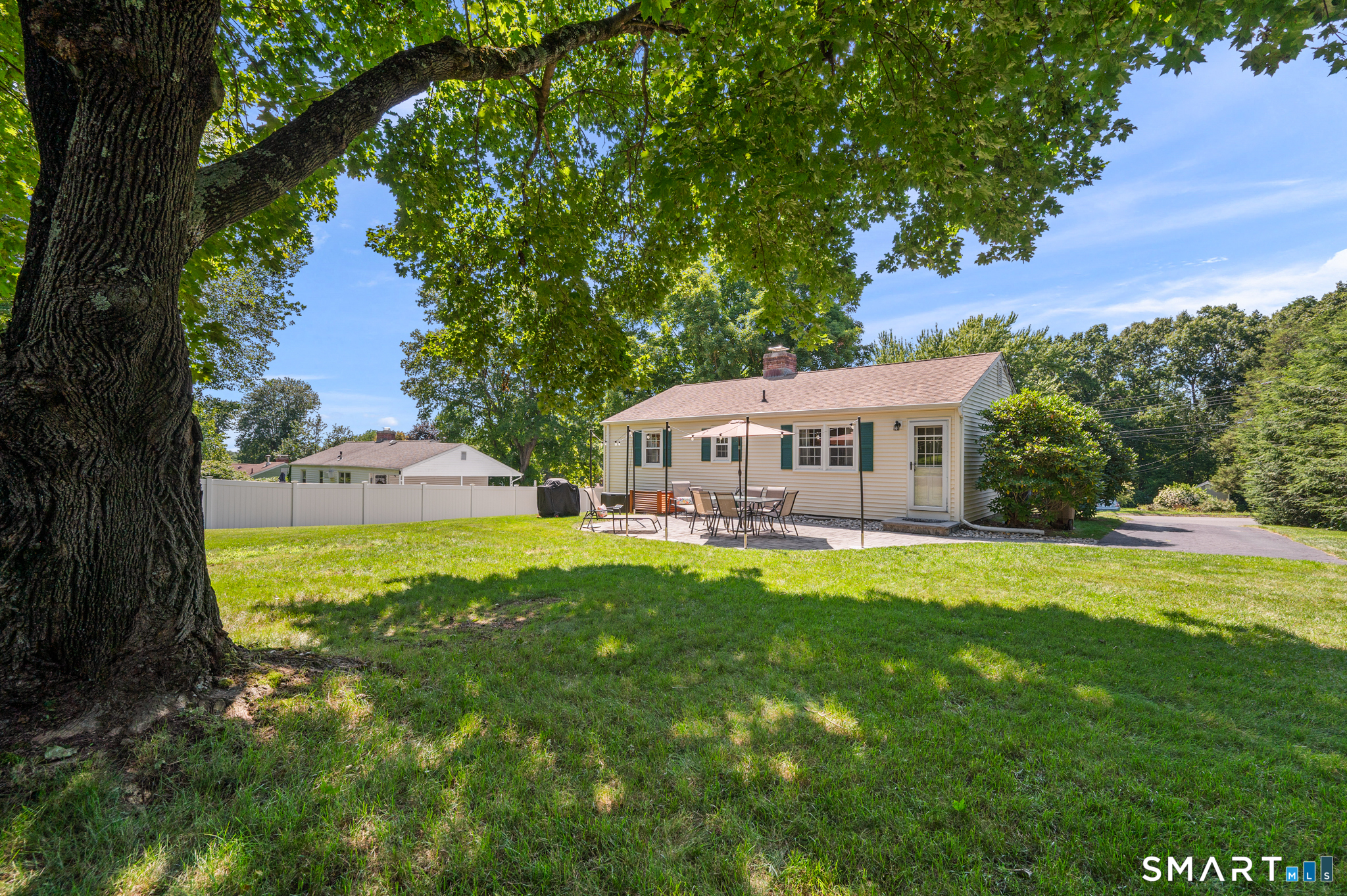 92 Range Hill Drive photo 2