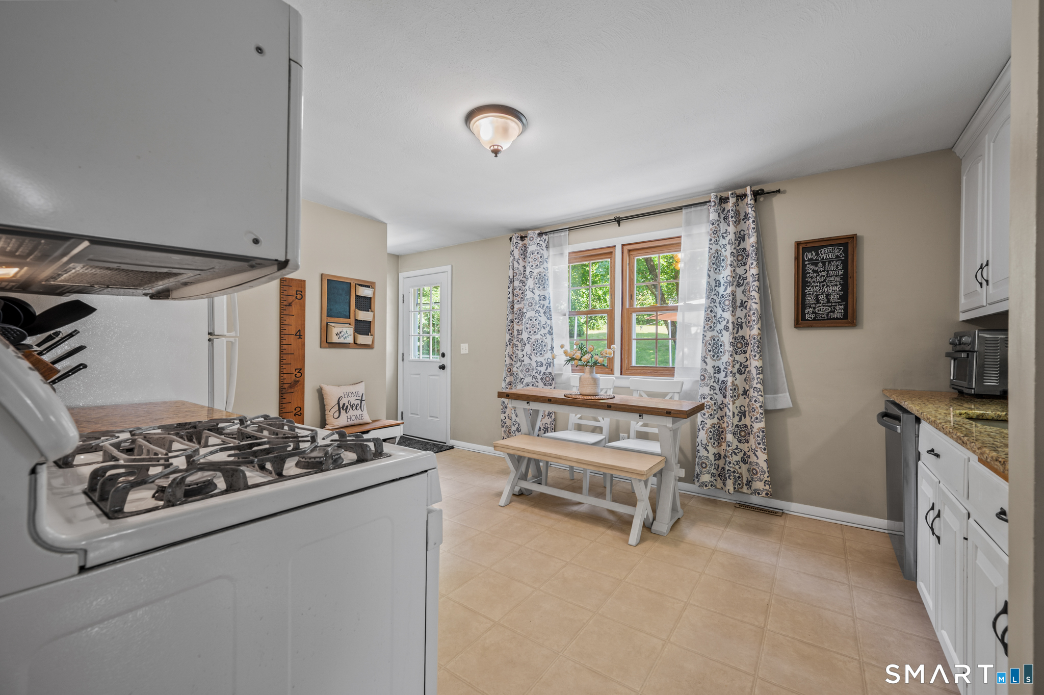 92 Range Hill Drive photo 9