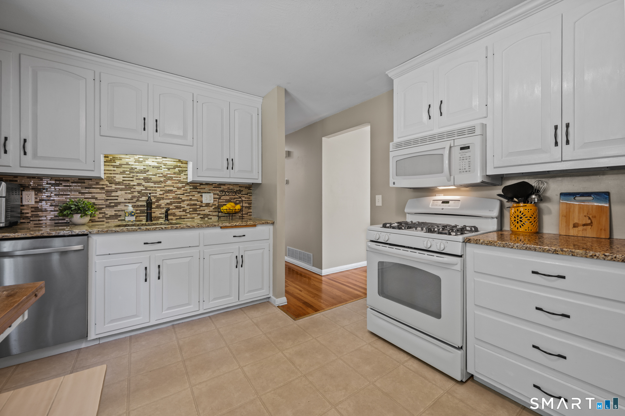 92 Range Hill Drive photo 8