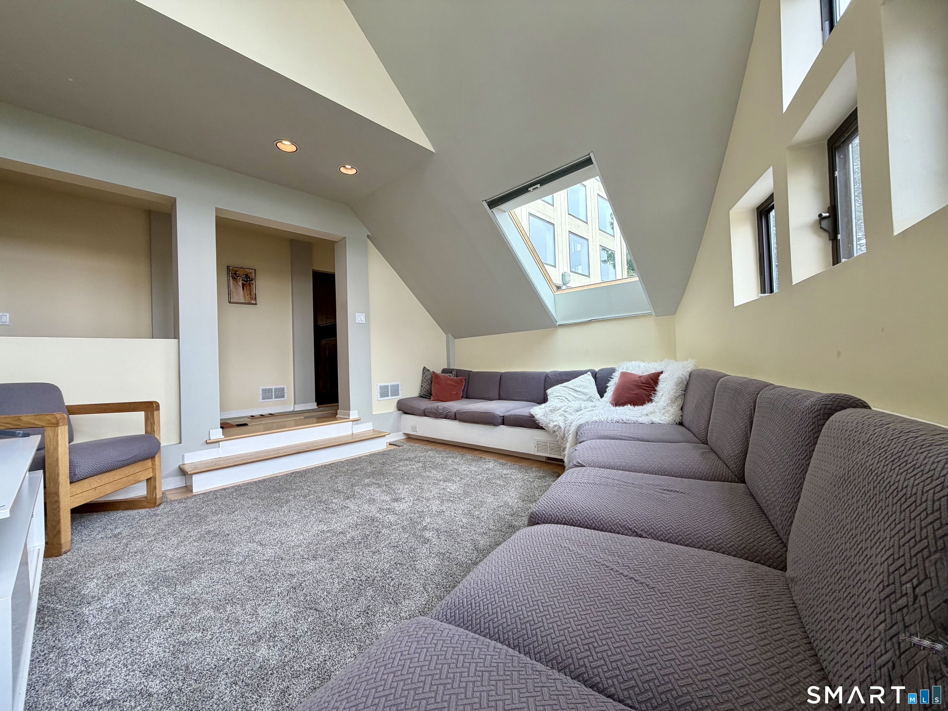 607 Lake Drive photo 12