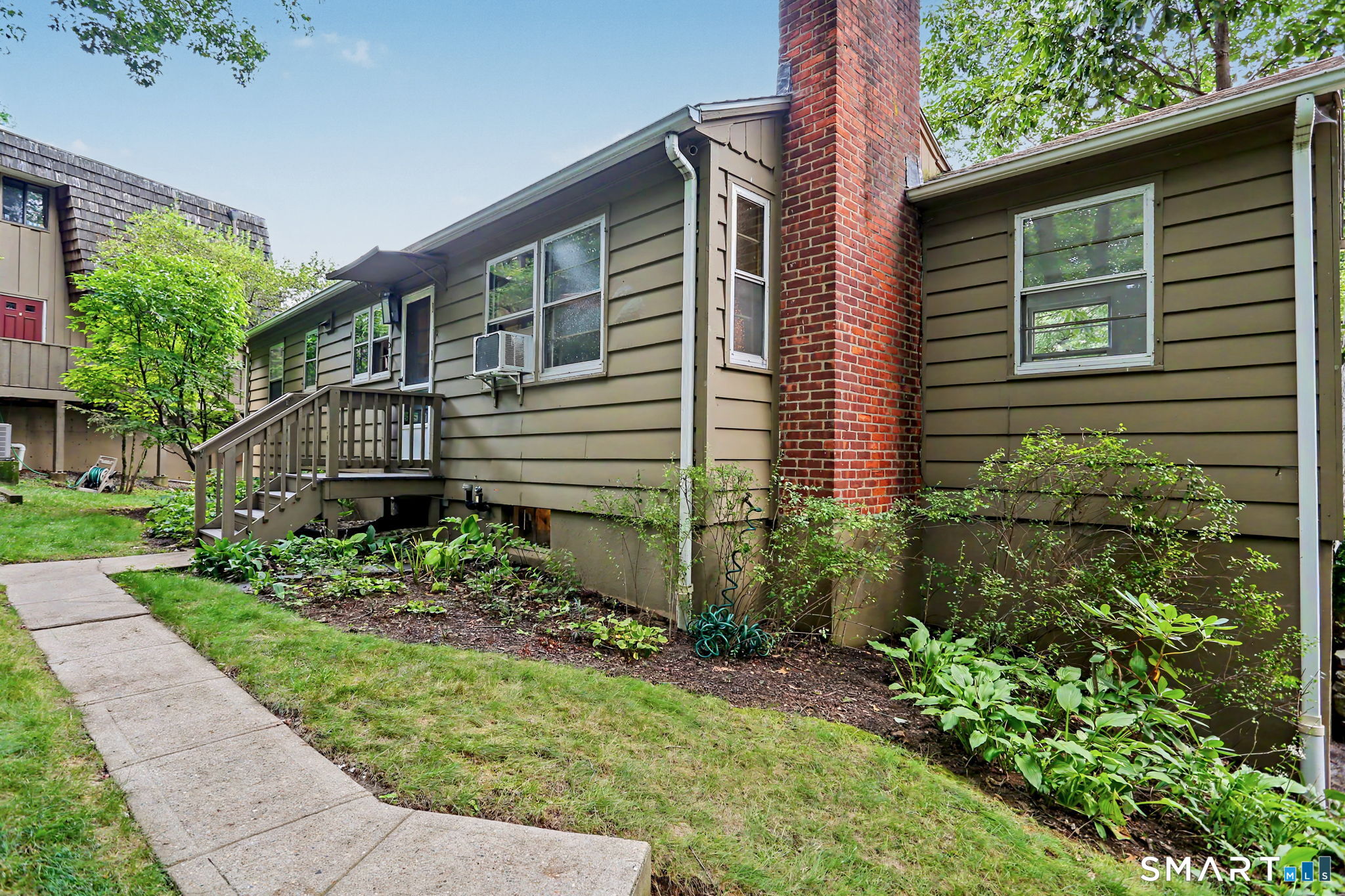 104 1/2 Ledgebrook Drive Unit #104H photo 32