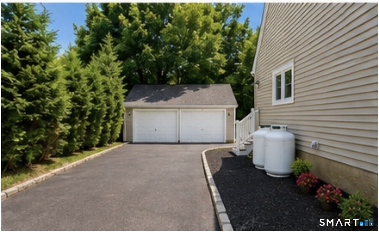 2nd image of 38 City Hill Ct, Naugatuck, CT 06770 | MLS# 24197963
