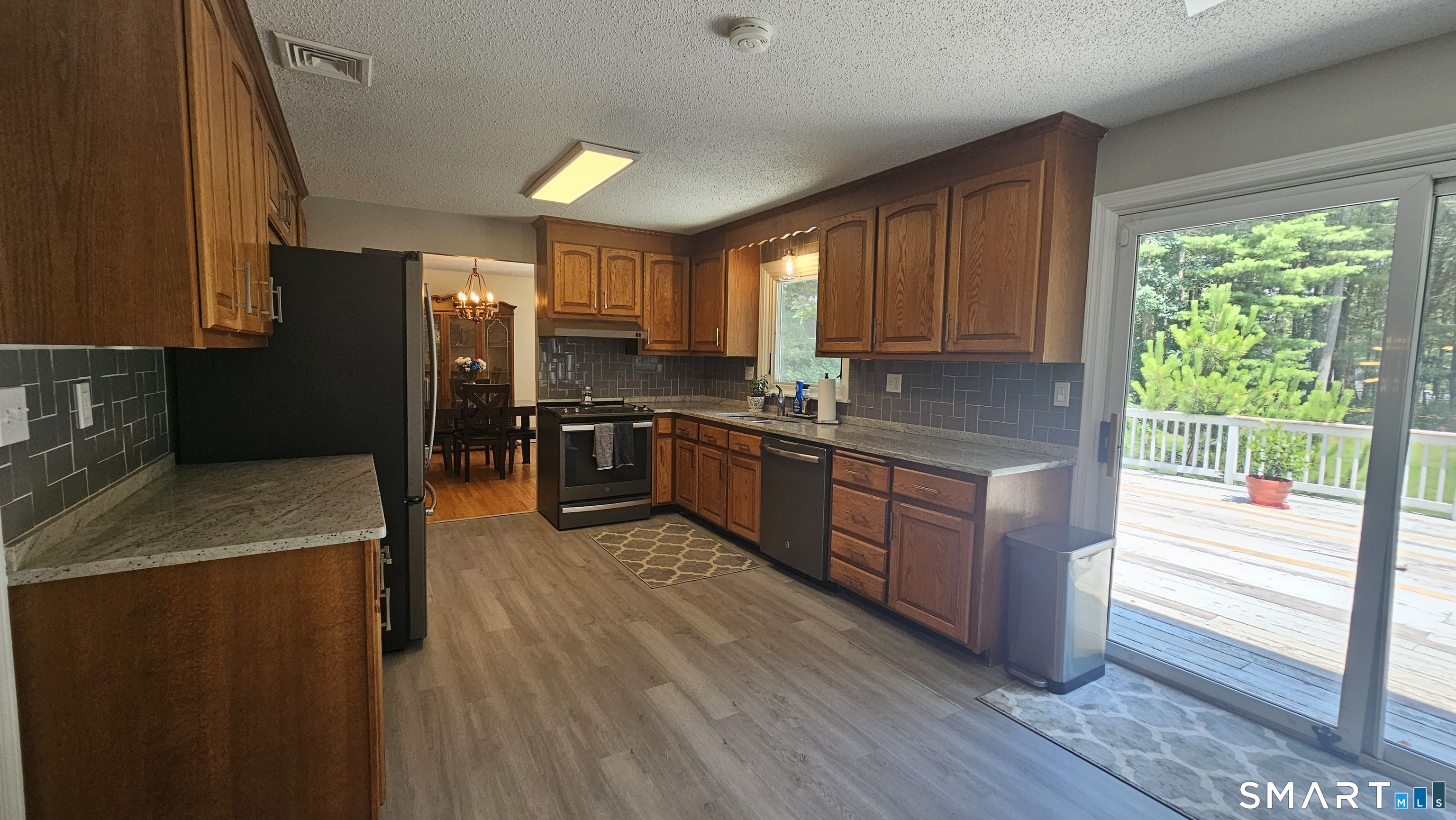 878 Manchester Road photo 9