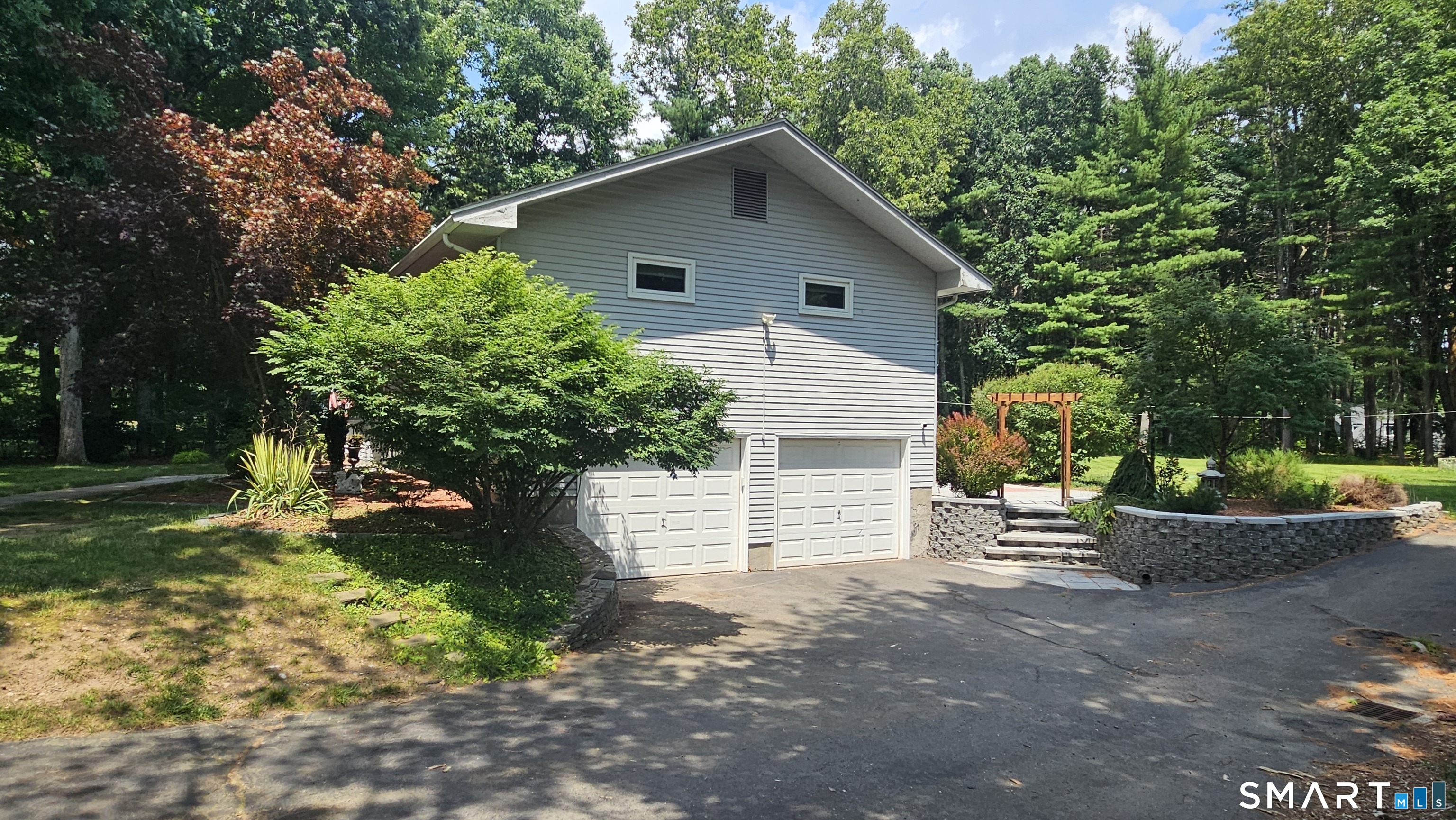878 Manchester Road photo 3