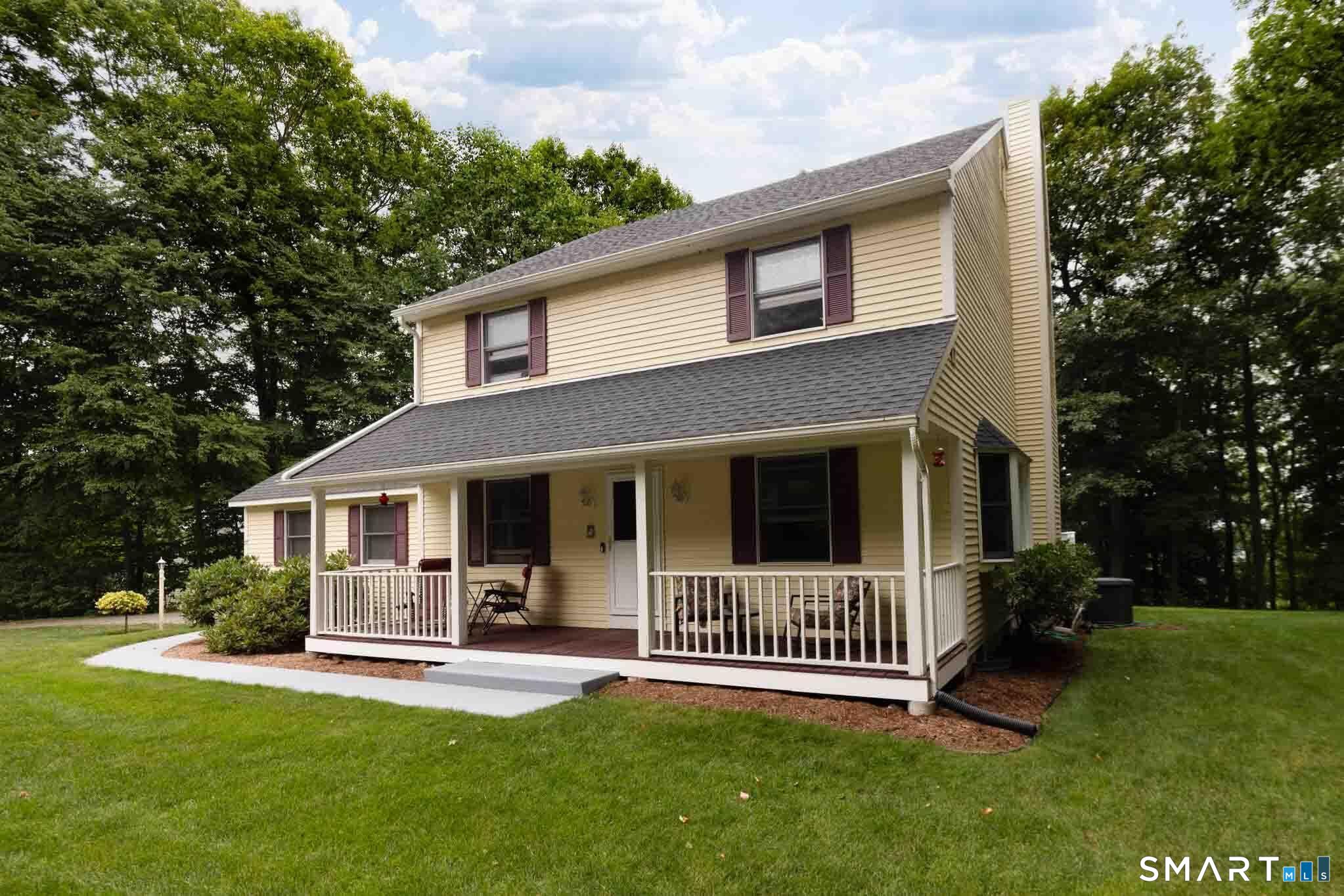 27 Hearthstone Drive photo 3