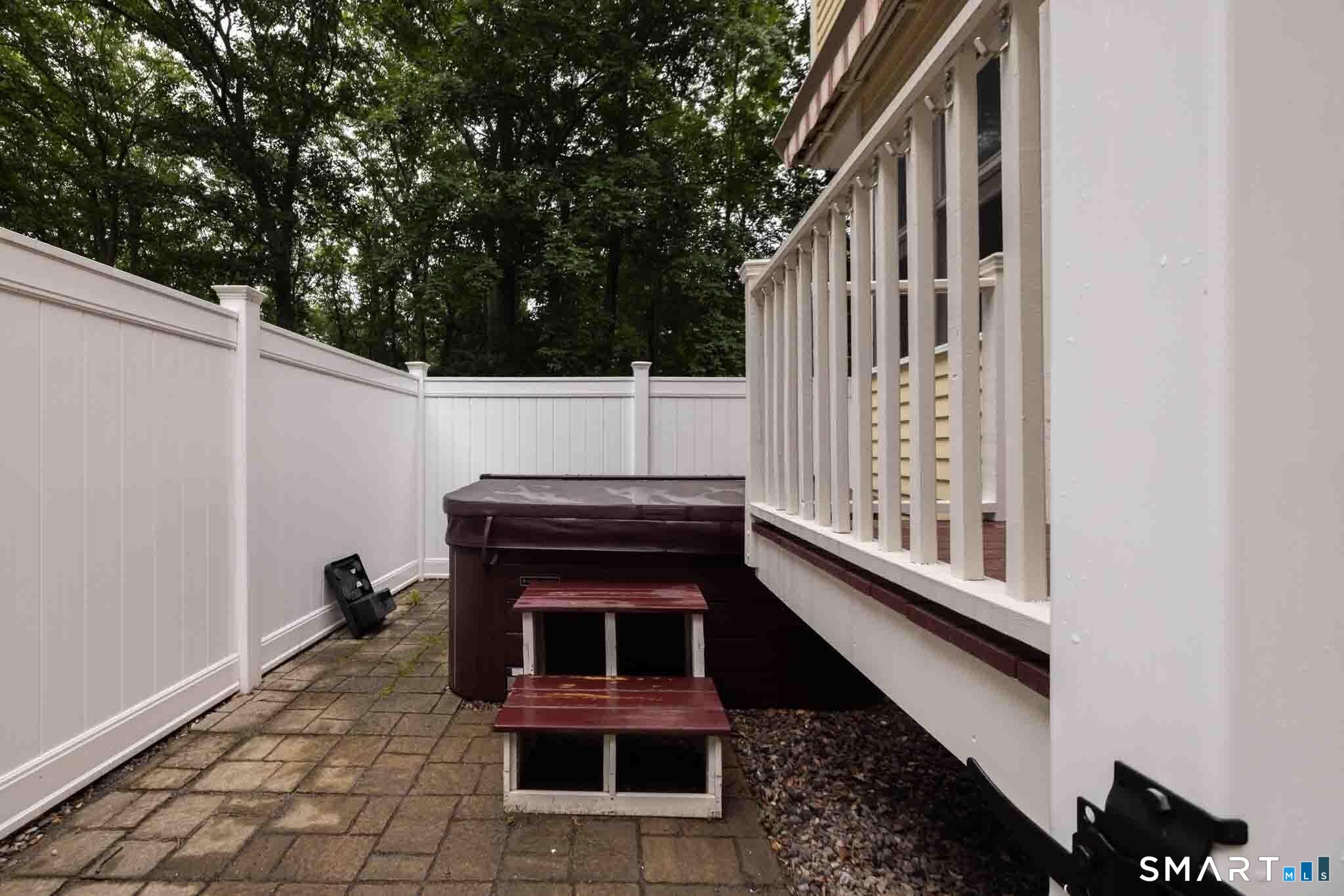 27 Hearthstone Drive photo 8