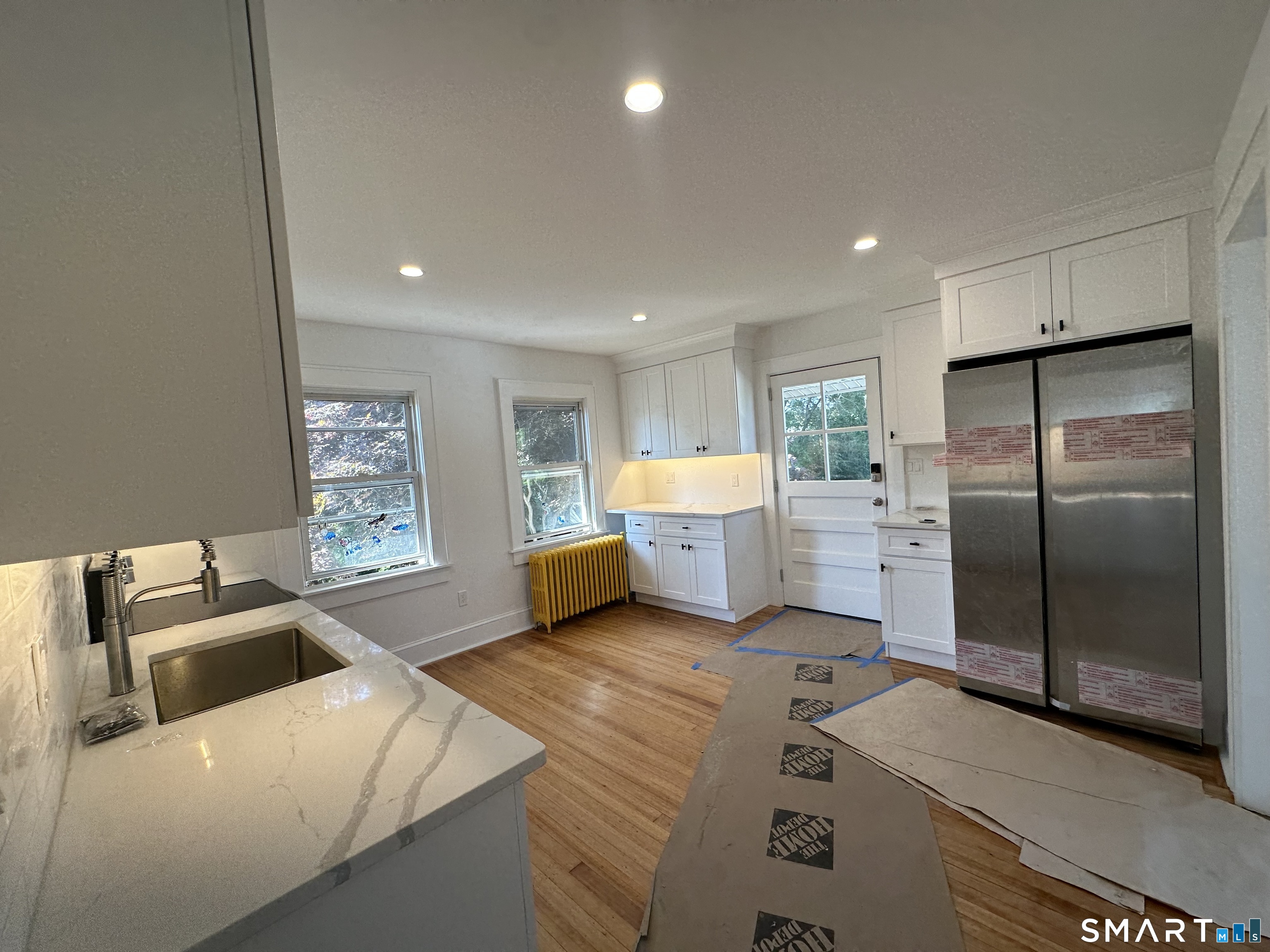 18 Parker Avenue photo 4