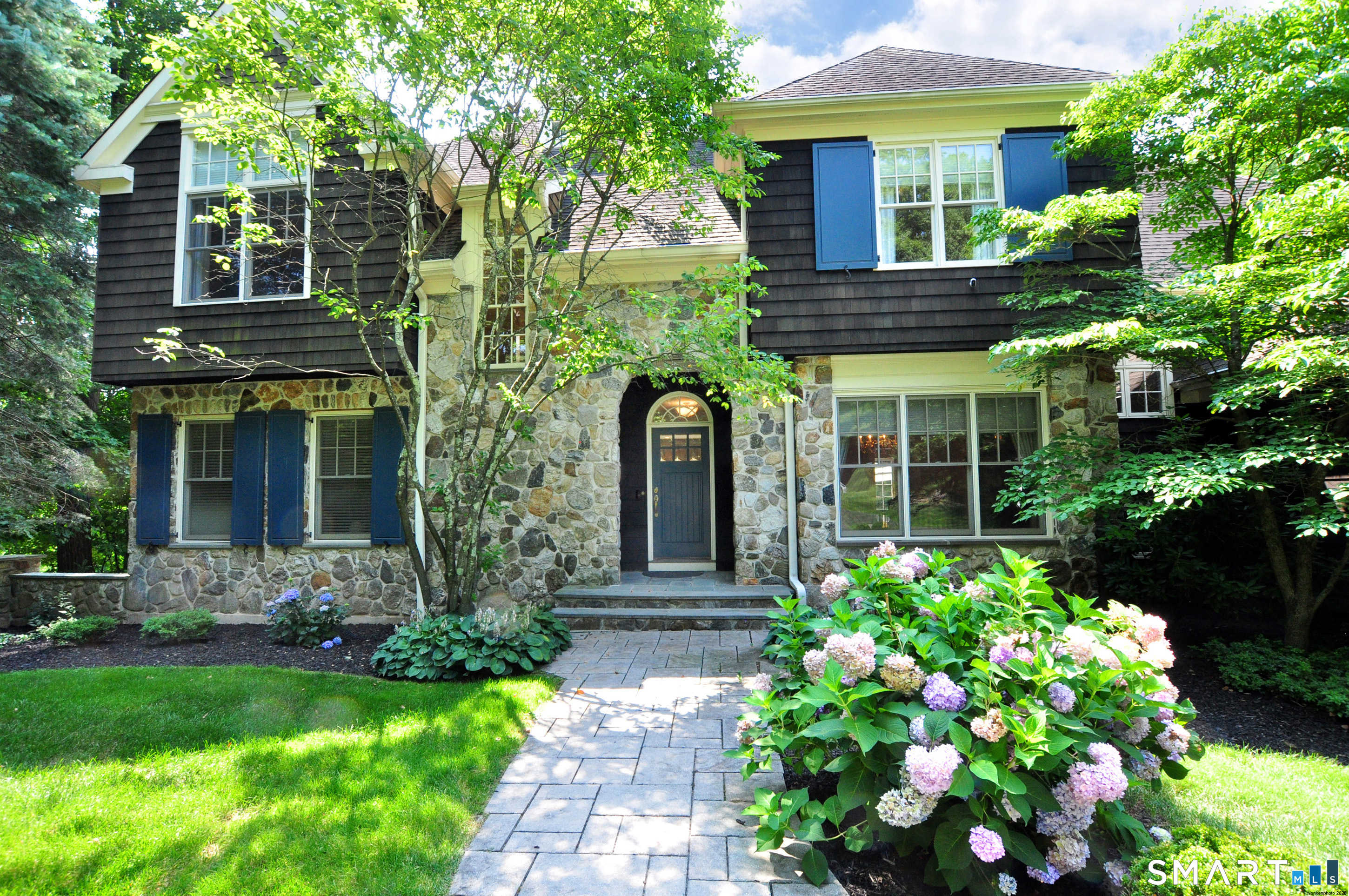 6 Larkins Way, Farmington, Connecticut 06032