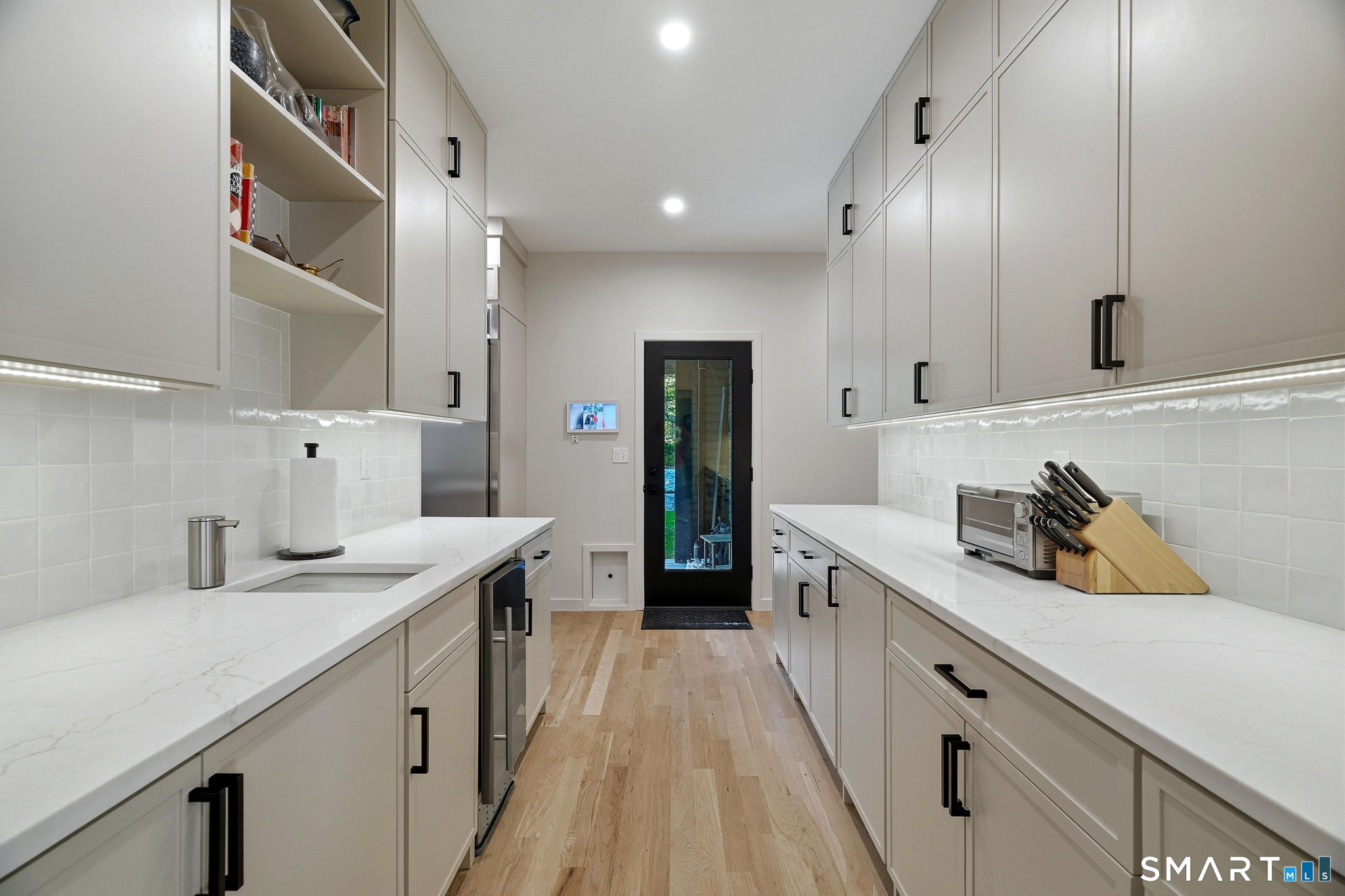 119 Scott Road photo 9