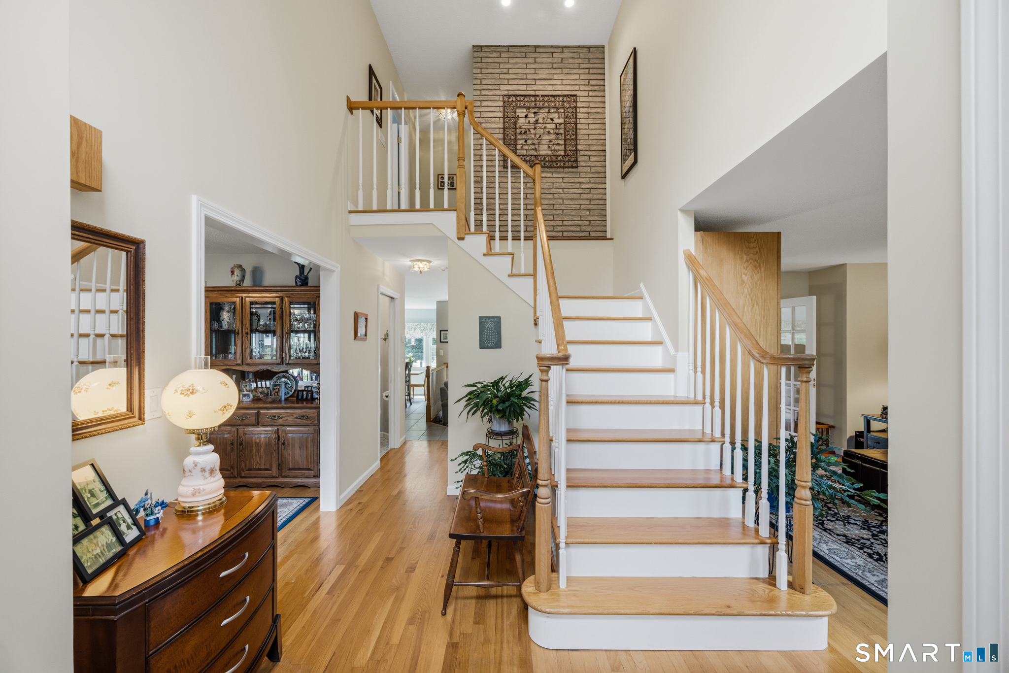 82 Nicole Drive photo 3