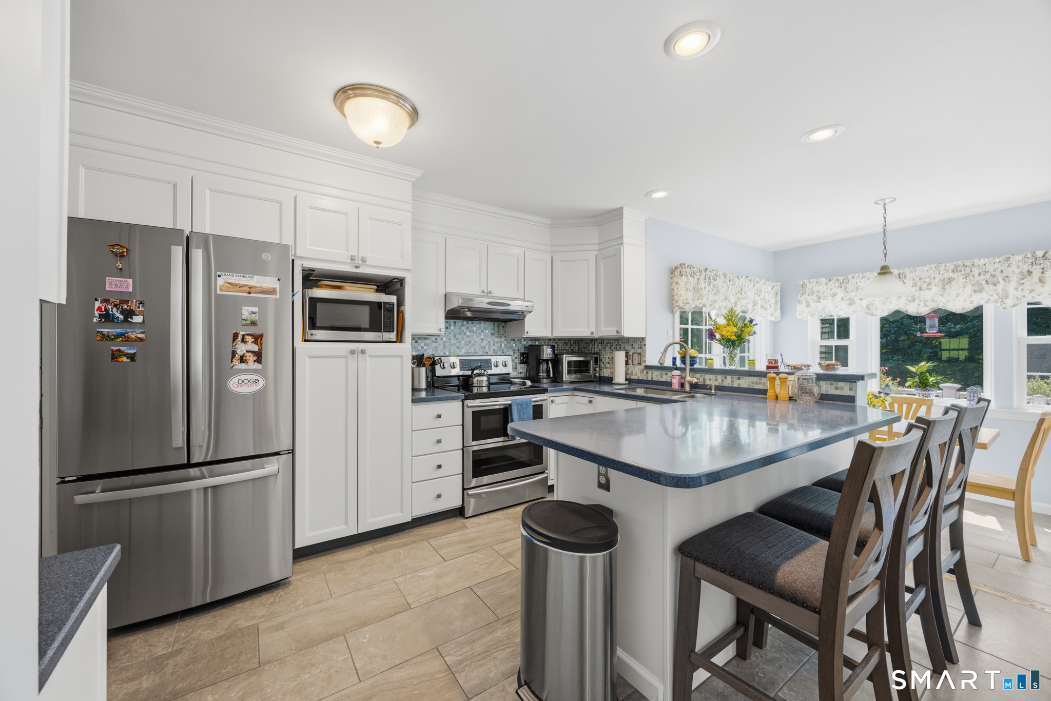 82 Nicole Drive photo 5