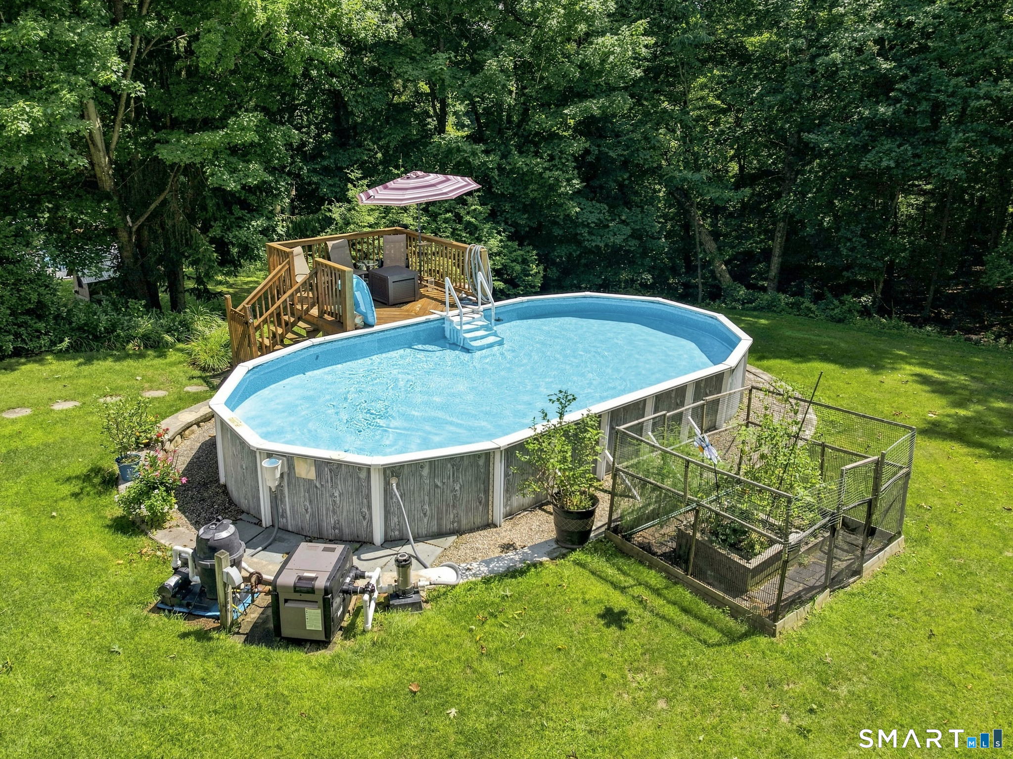82 Nicole Drive photo 38