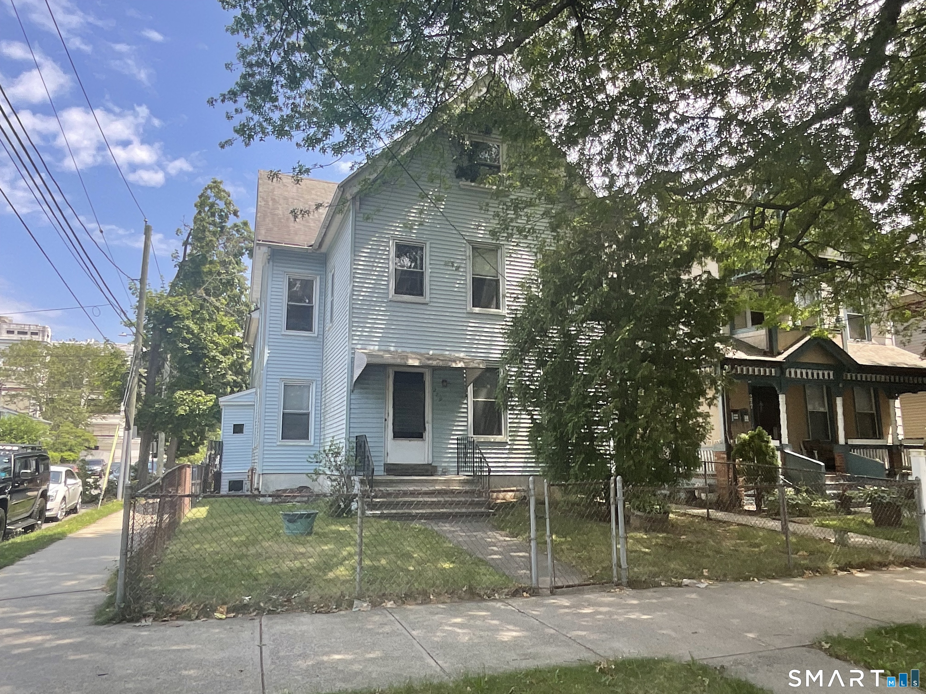 279 Howard Avenue photo 2