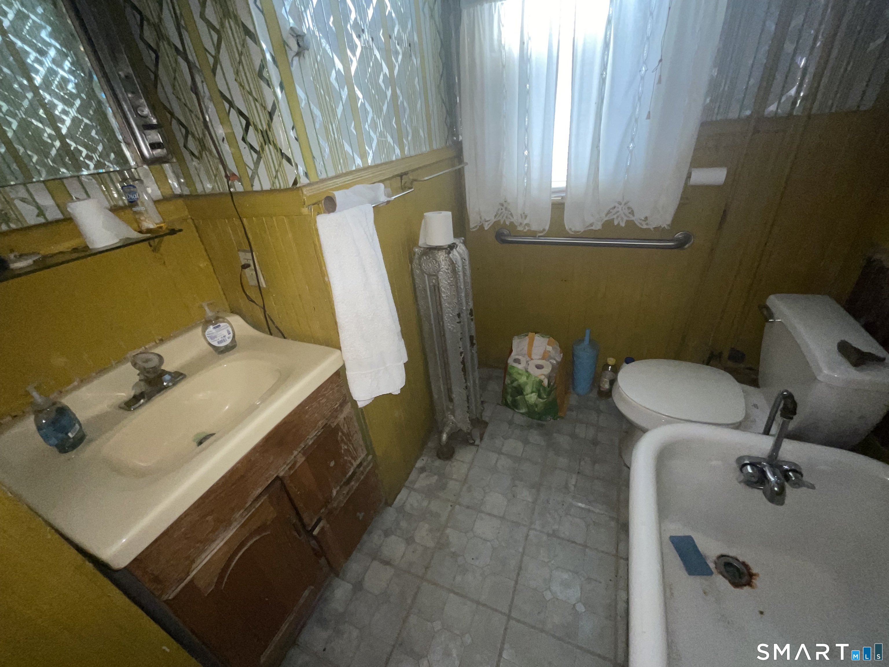 279 Howard Avenue photo 6