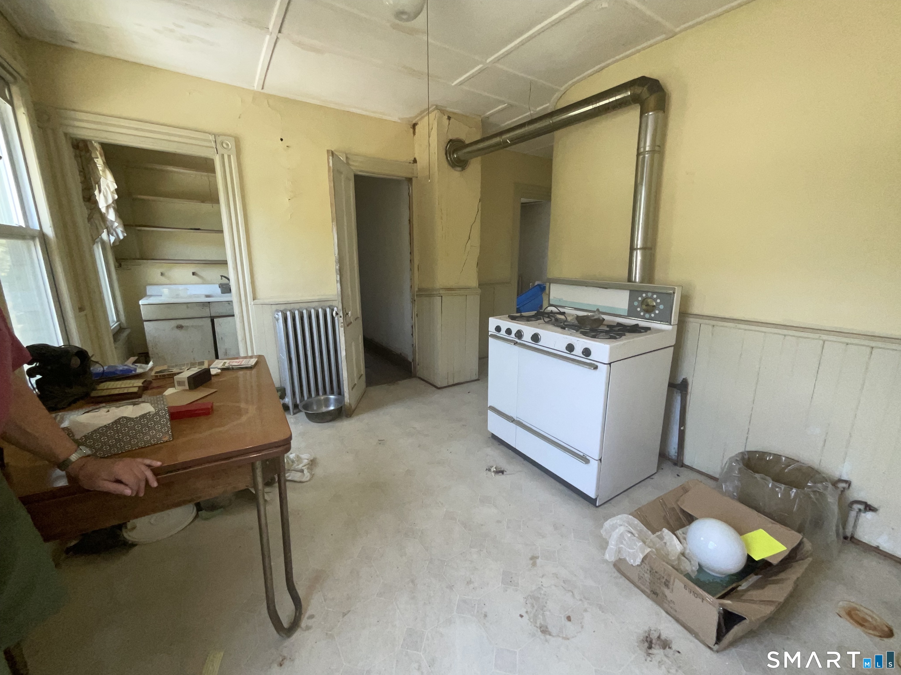 279 Howard Avenue photo 11