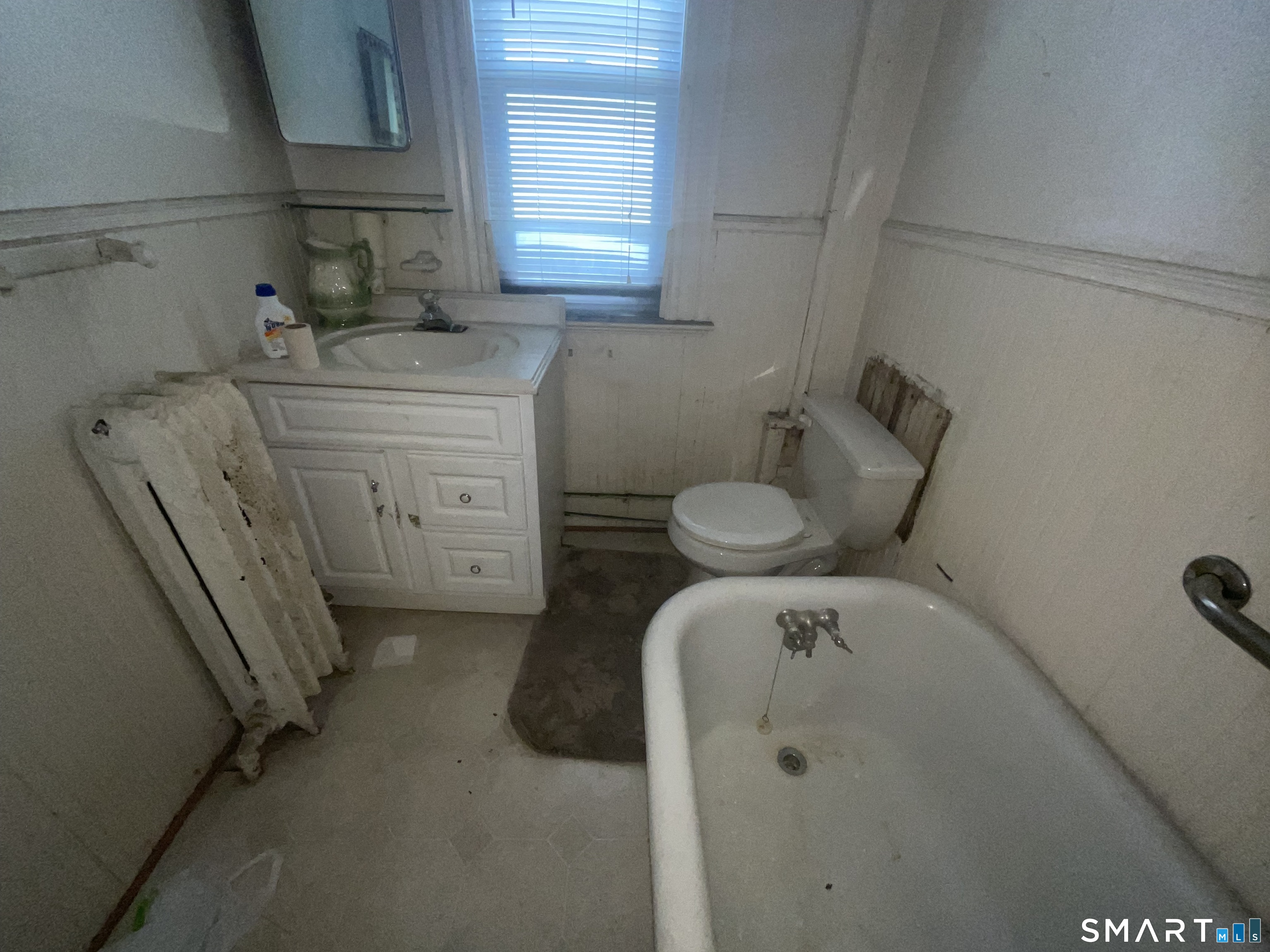 279 Howard Avenue photo 13