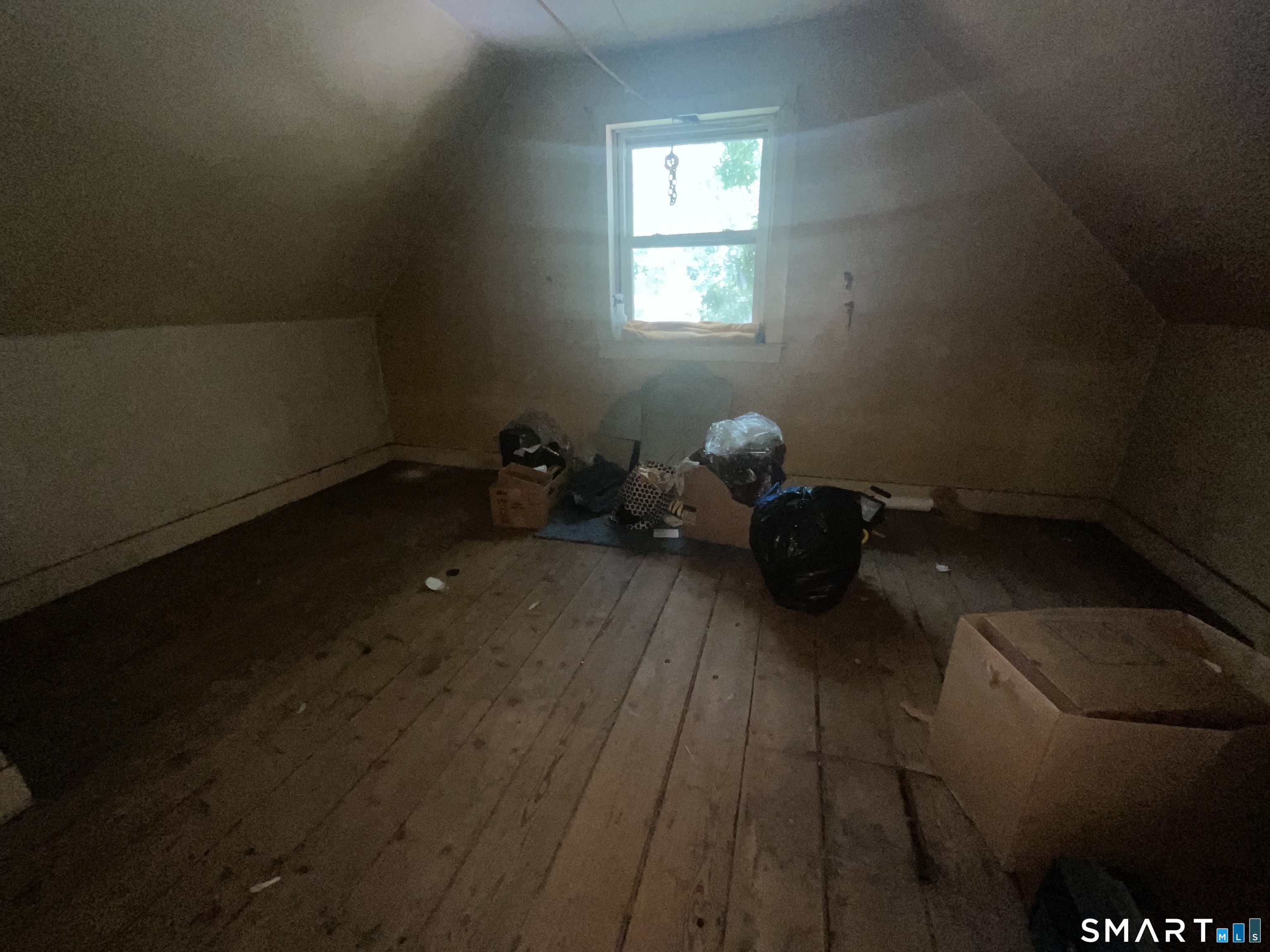 279 Howard Avenue photo 15