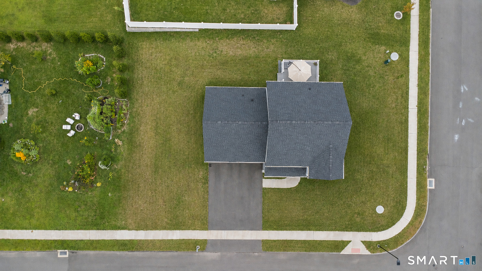 135 Pequabuck Street photo 35