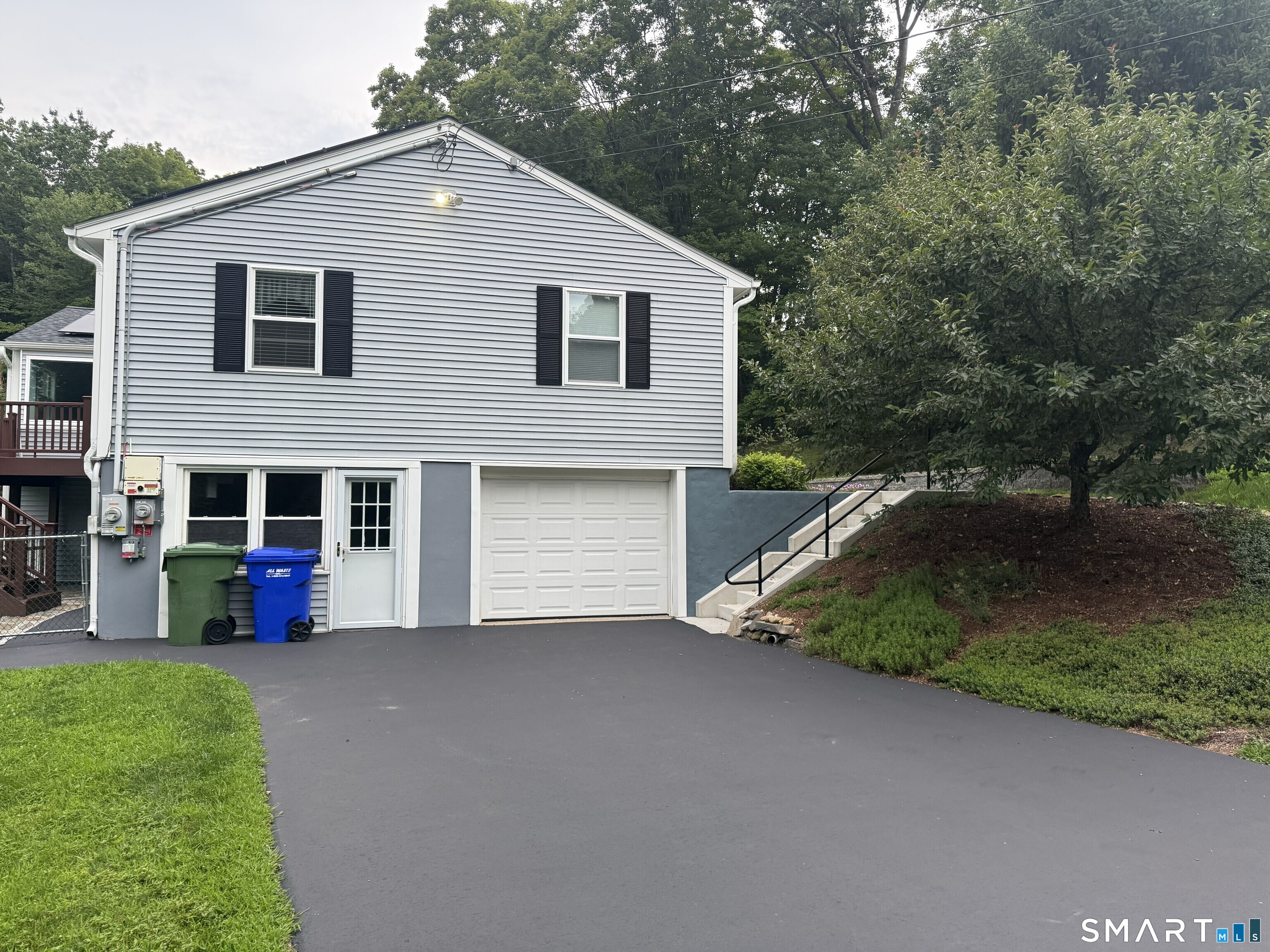 138 Clark Hill Road photo 4