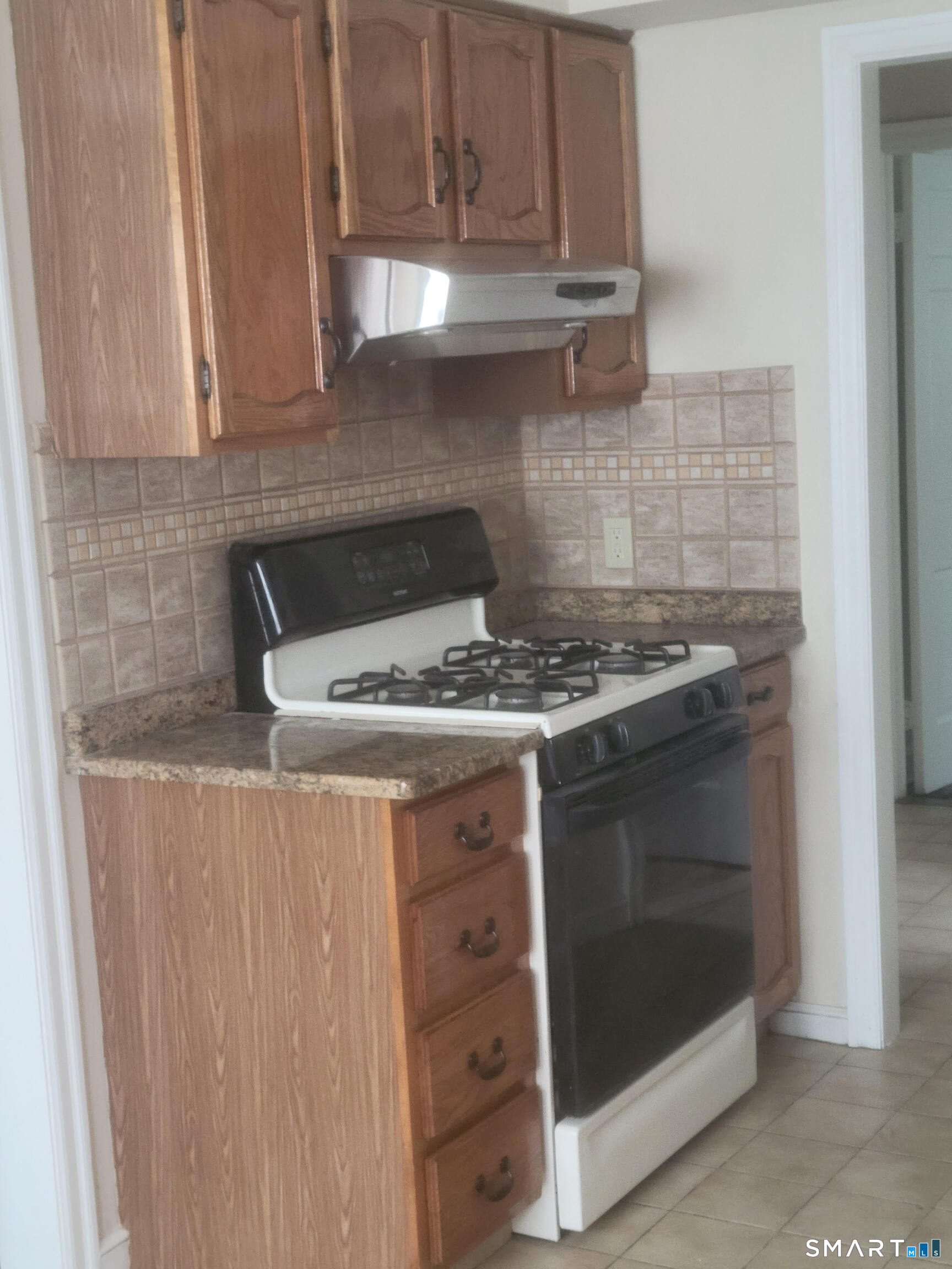 160 Wilmot Road photo 3
