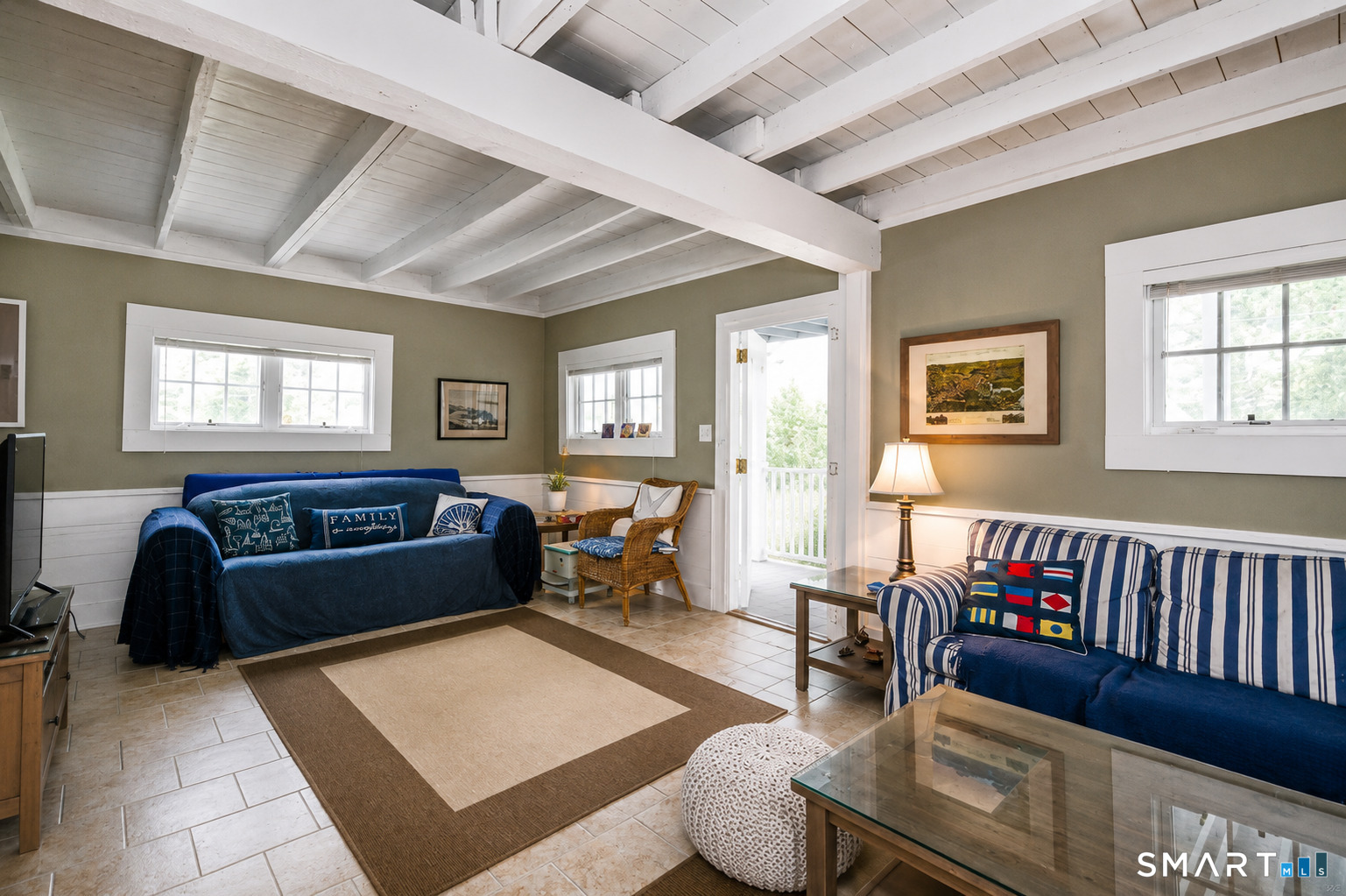 12 Grove Way photo 9