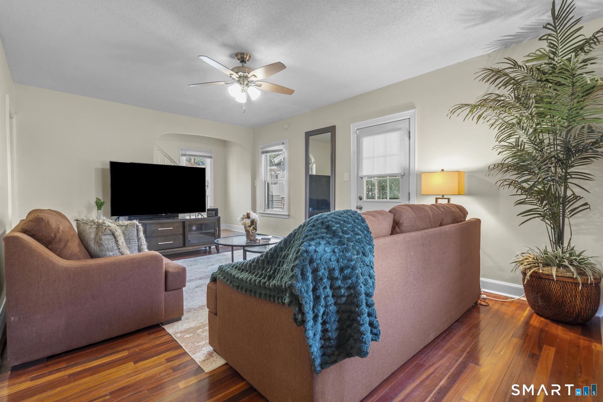 222 Easton Avenue photo 4