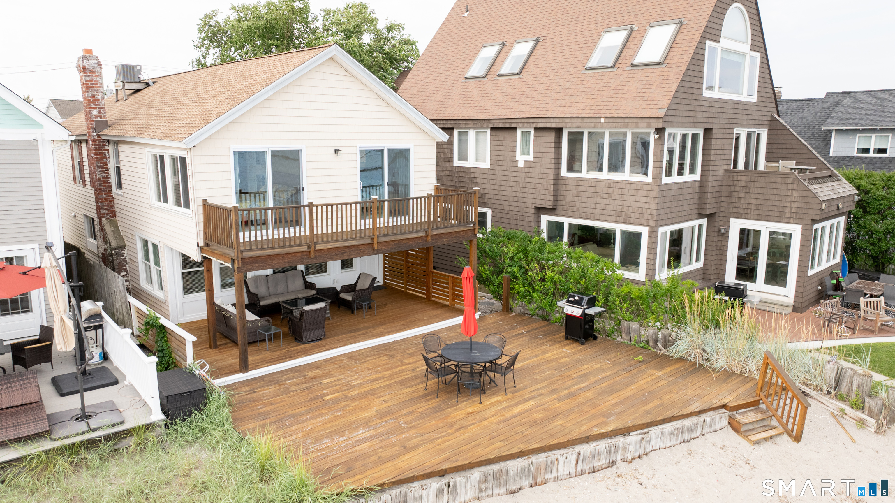 989 Fairfield Beach Road photo 5
