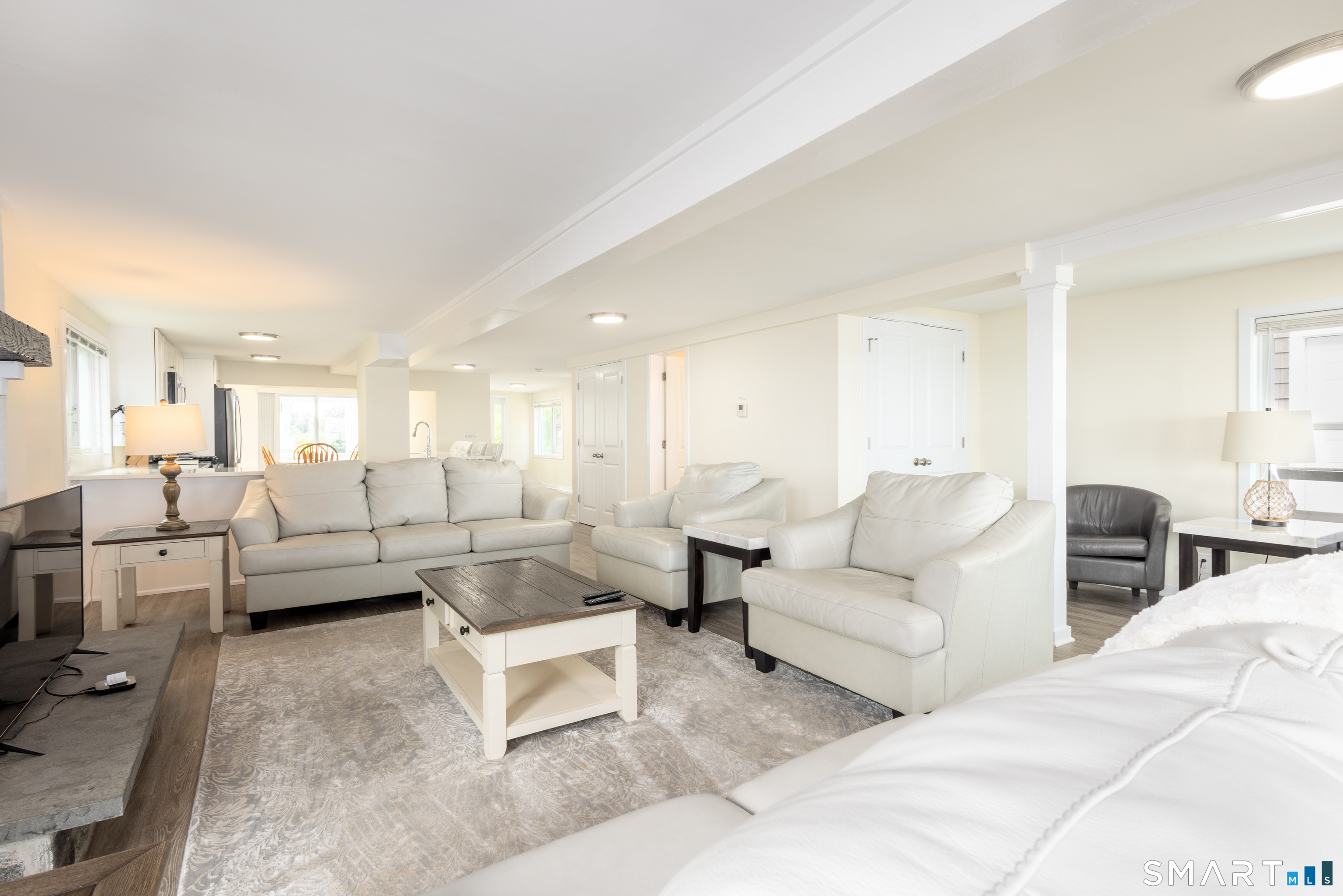 989 Fairfield Beach Road photo 9