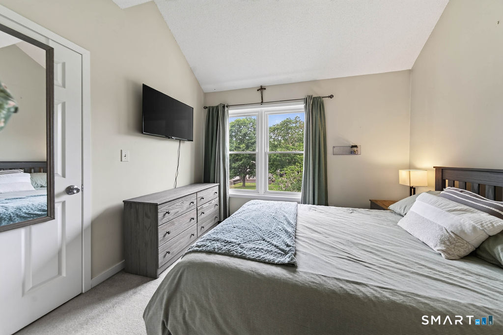 Photo 20 of 233 Mansfield Grove Road, East Haven, CT