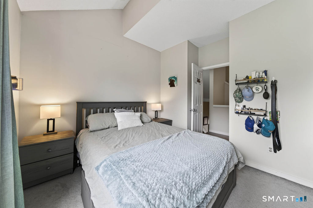 Photo 21 of 233 Mansfield Grove Road, East Haven, CT