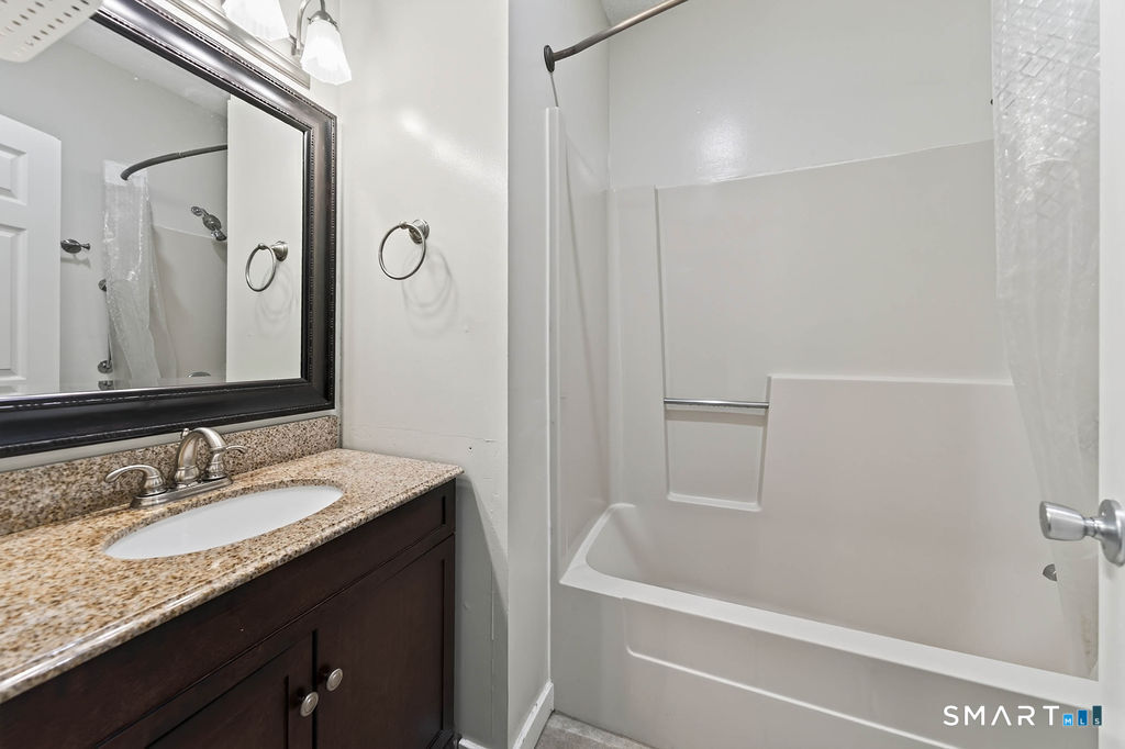Photo 22 of 233 Mansfield Grove Road, East Haven, CT