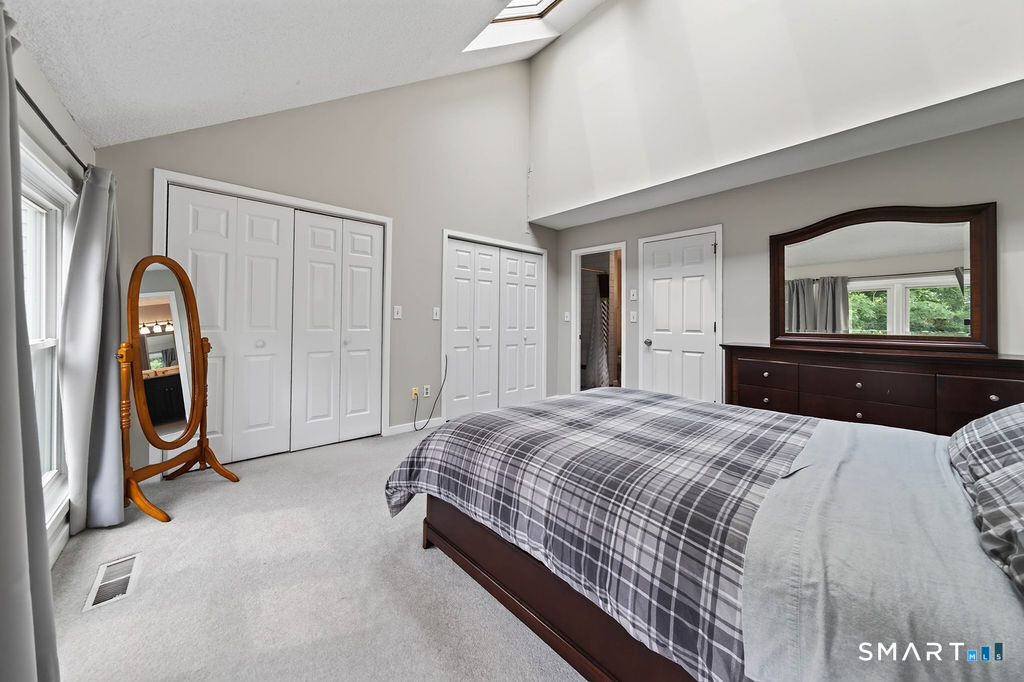 Photo 24 of 233 Mansfield Grove Road, East Haven, CT