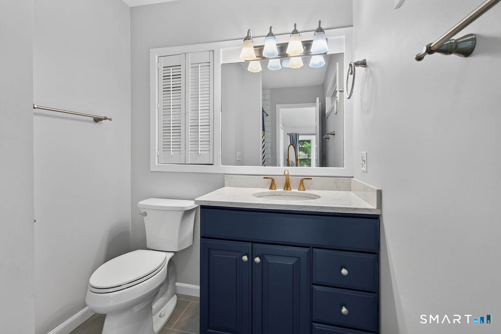 Photo 26 of 233 Mansfield Grove Road, East Haven, CT