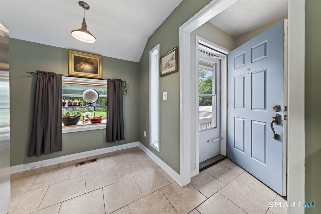 Photo 33 of 233 Mansfield Grove Road, East Haven, CT